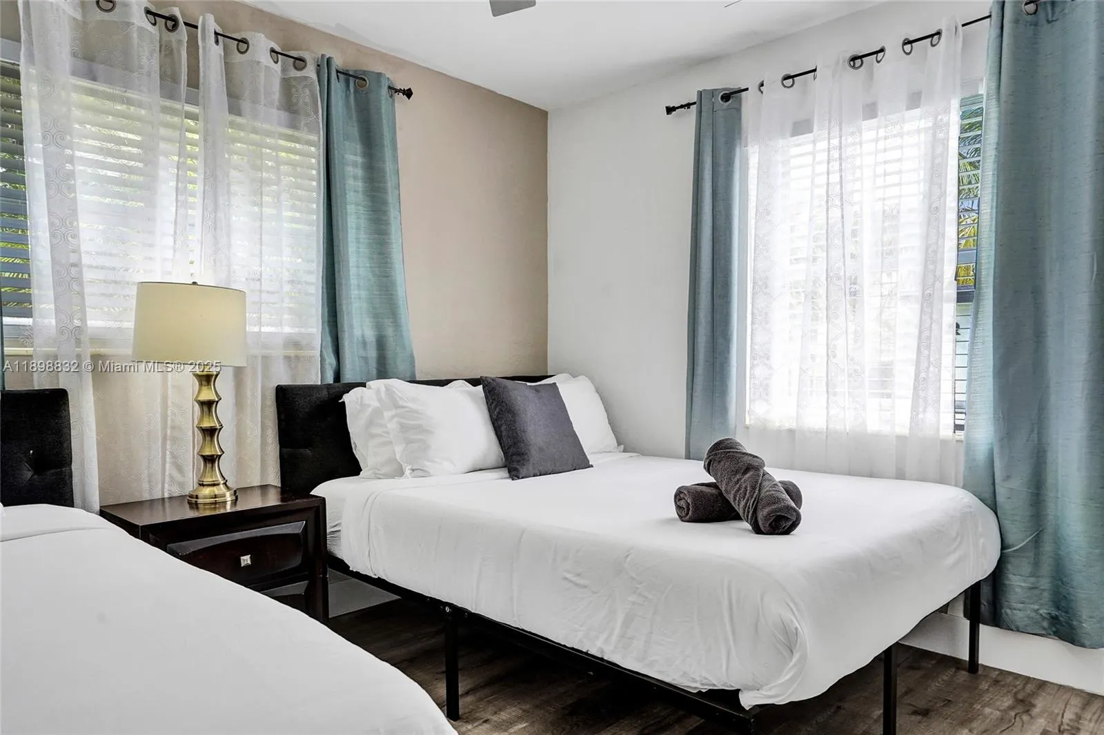 1124 Ne 6th St, Hallandale Beach, Florida 33009, Hallandale Beach, Florida 33009, 3 Bedrooms Bedrooms, ,2 BathroomsBathrooms,Residential,For Sale,1124 Ne 6th St, Hallandale Beach, Florida 33009,A11898832