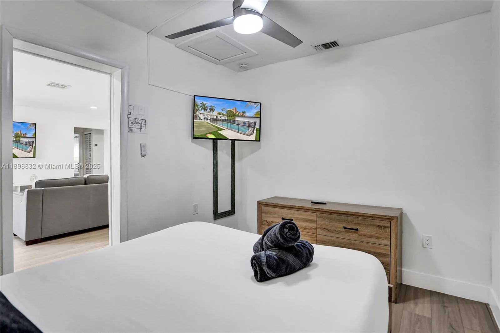 1124 Ne 6th St, Hallandale Beach, Florida 33009, Hallandale Beach, Florida 33009, 3 Bedrooms Bedrooms, ,2 BathroomsBathrooms,Residential,For Sale,1124 Ne 6th St, Hallandale Beach, Florida 33009,A11898832