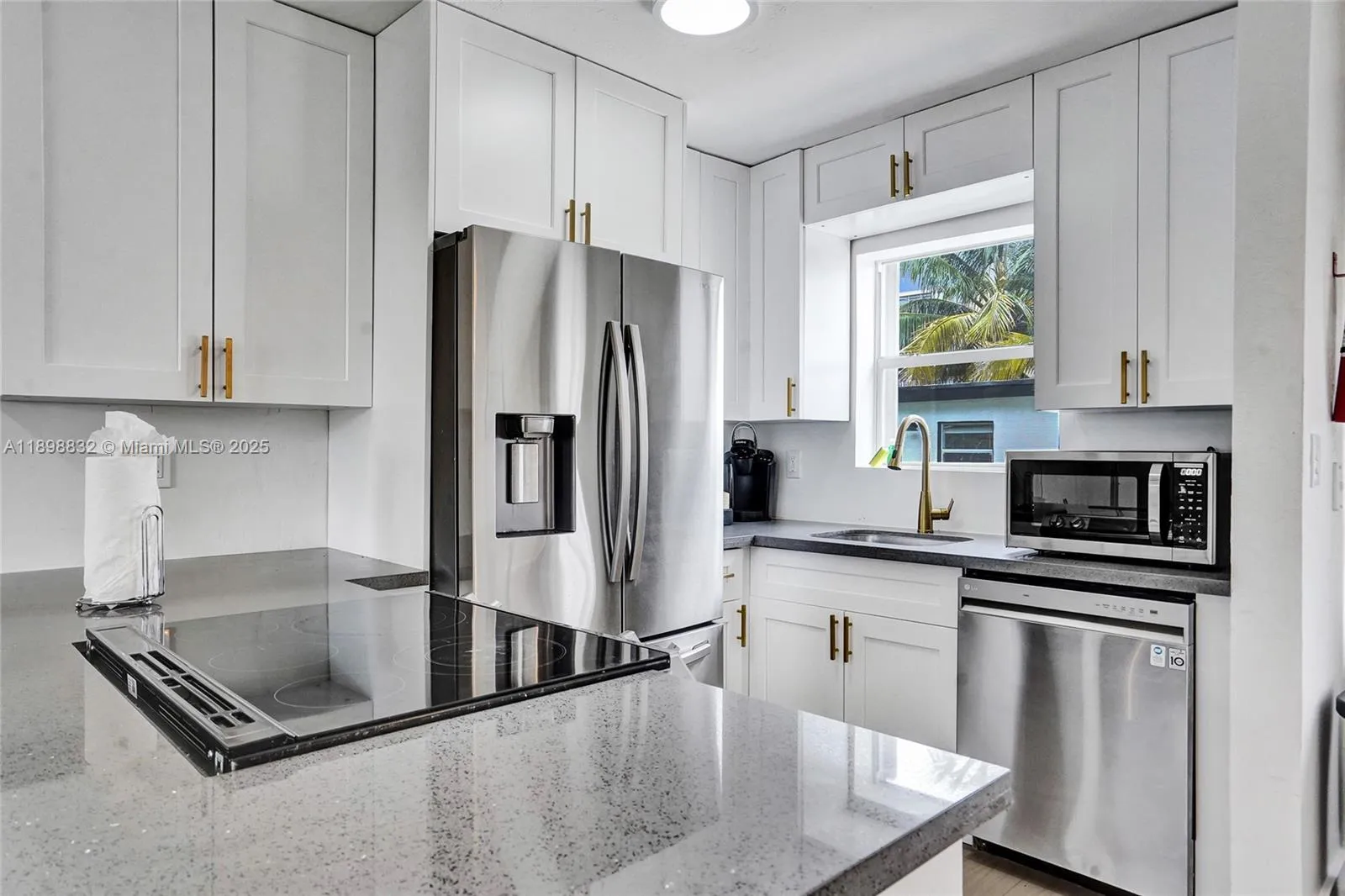 1124 Ne 6th St, Hallandale Beach, Florida 33009, Hallandale Beach, Florida 33009, 3 Bedrooms Bedrooms, ,2 BathroomsBathrooms,Residential,For Sale,1124 Ne 6th St, Hallandale Beach, Florida 33009,A11898832