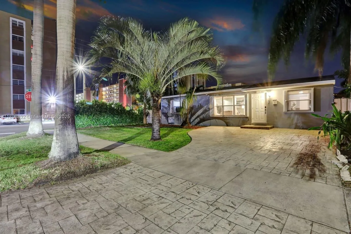 1124 Ne 6th St, Hallandale Beach, Florida 33009, Hallandale Beach, Florida 33009, 3 Bedrooms Bedrooms, ,2 BathroomsBathrooms,Residential,For Sale,1124 Ne 6th St, Hallandale Beach, Florida 33009,A11898832