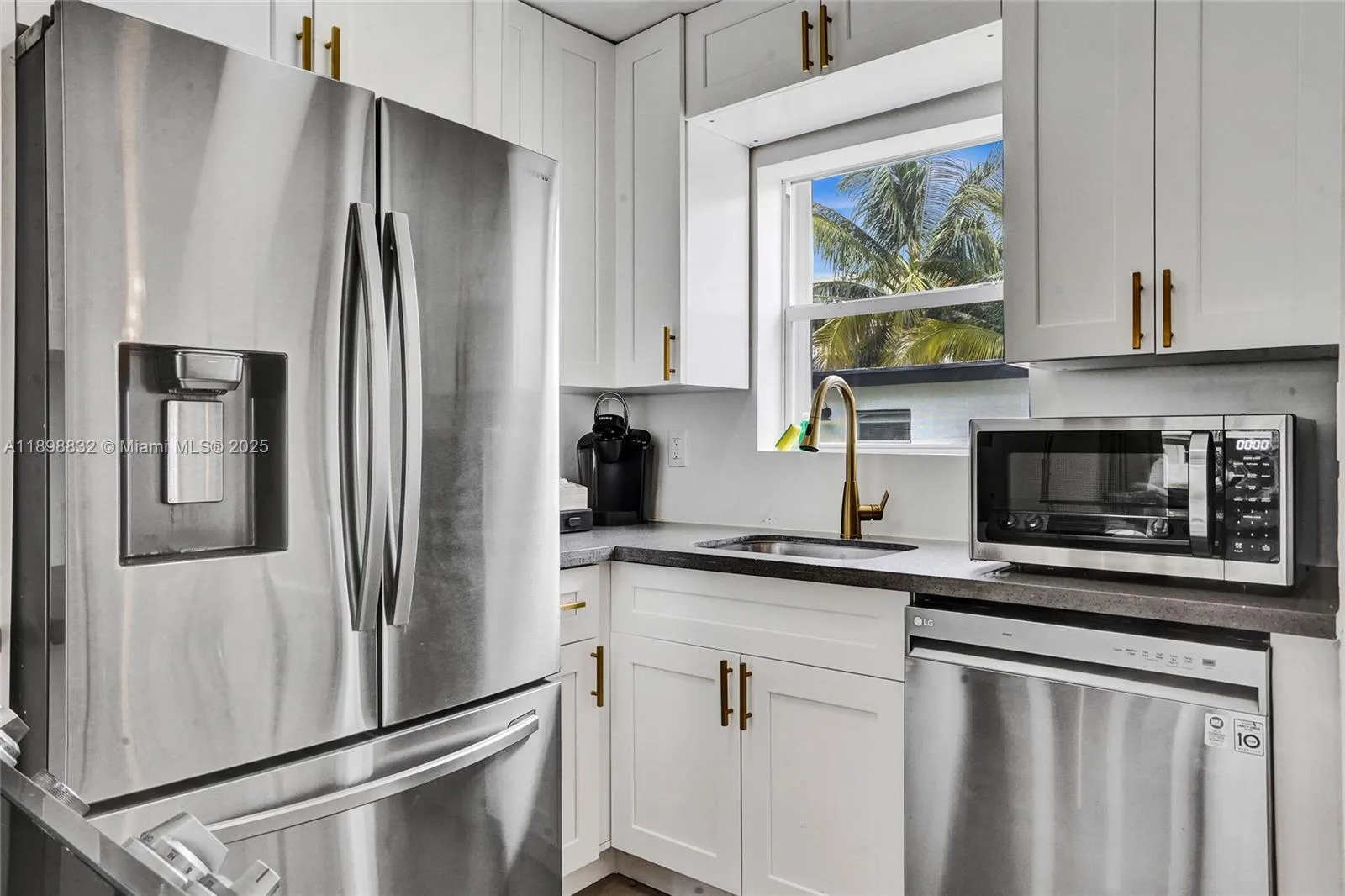 1124 Ne 6th St, Hallandale Beach, Florida 33009, Hallandale Beach, Florida 33009, 3 Bedrooms Bedrooms, ,2 BathroomsBathrooms,Residential,For Sale,1124 Ne 6th St, Hallandale Beach, Florida 33009,A11898832
