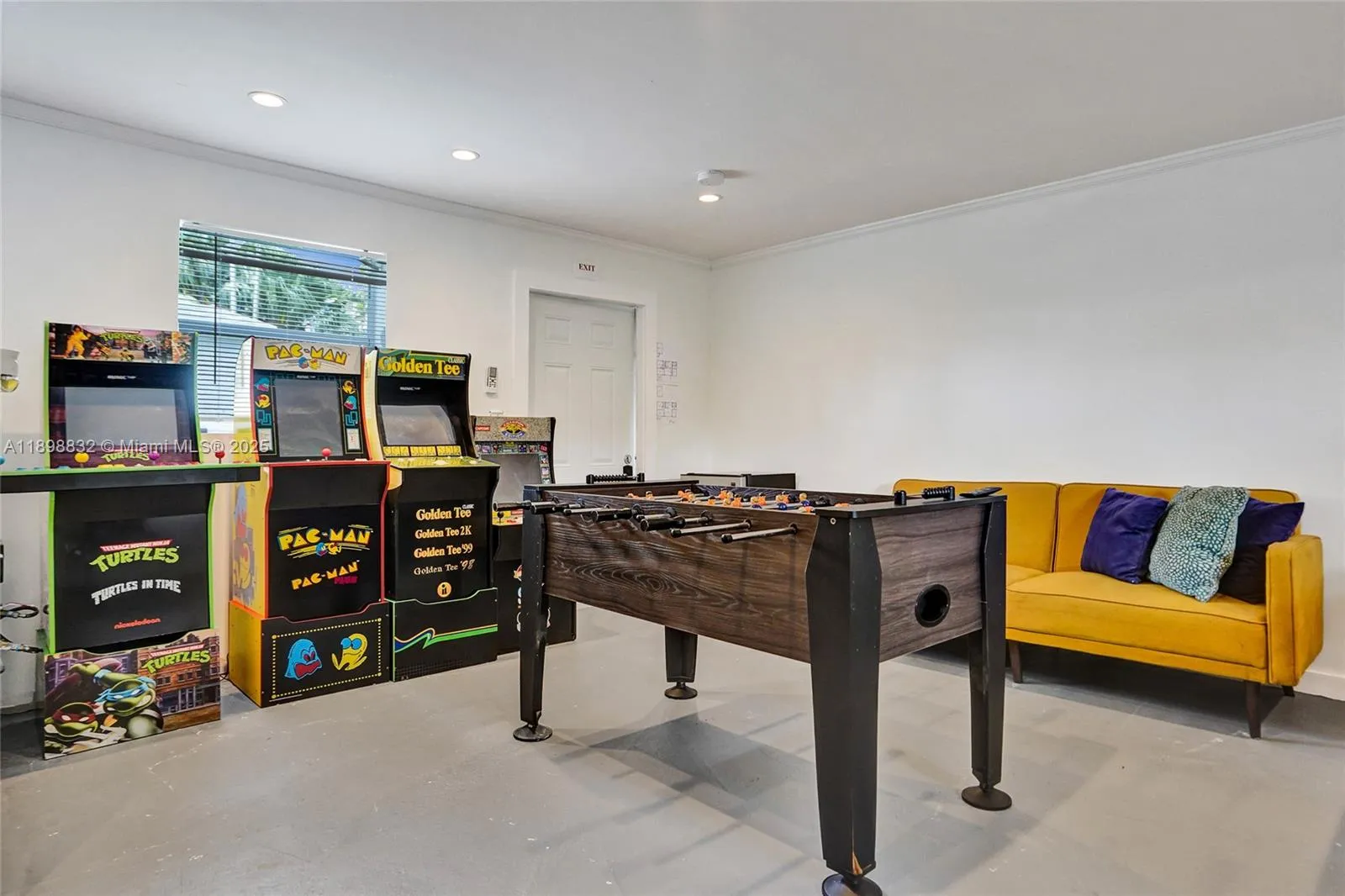 1124 Ne 6th St, Hallandale Beach, Florida 33009, Hallandale Beach, Florida 33009, 3 Bedrooms Bedrooms, ,2 BathroomsBathrooms,Residential,For Sale,1124 Ne 6th St, Hallandale Beach, Florida 33009,A11898832