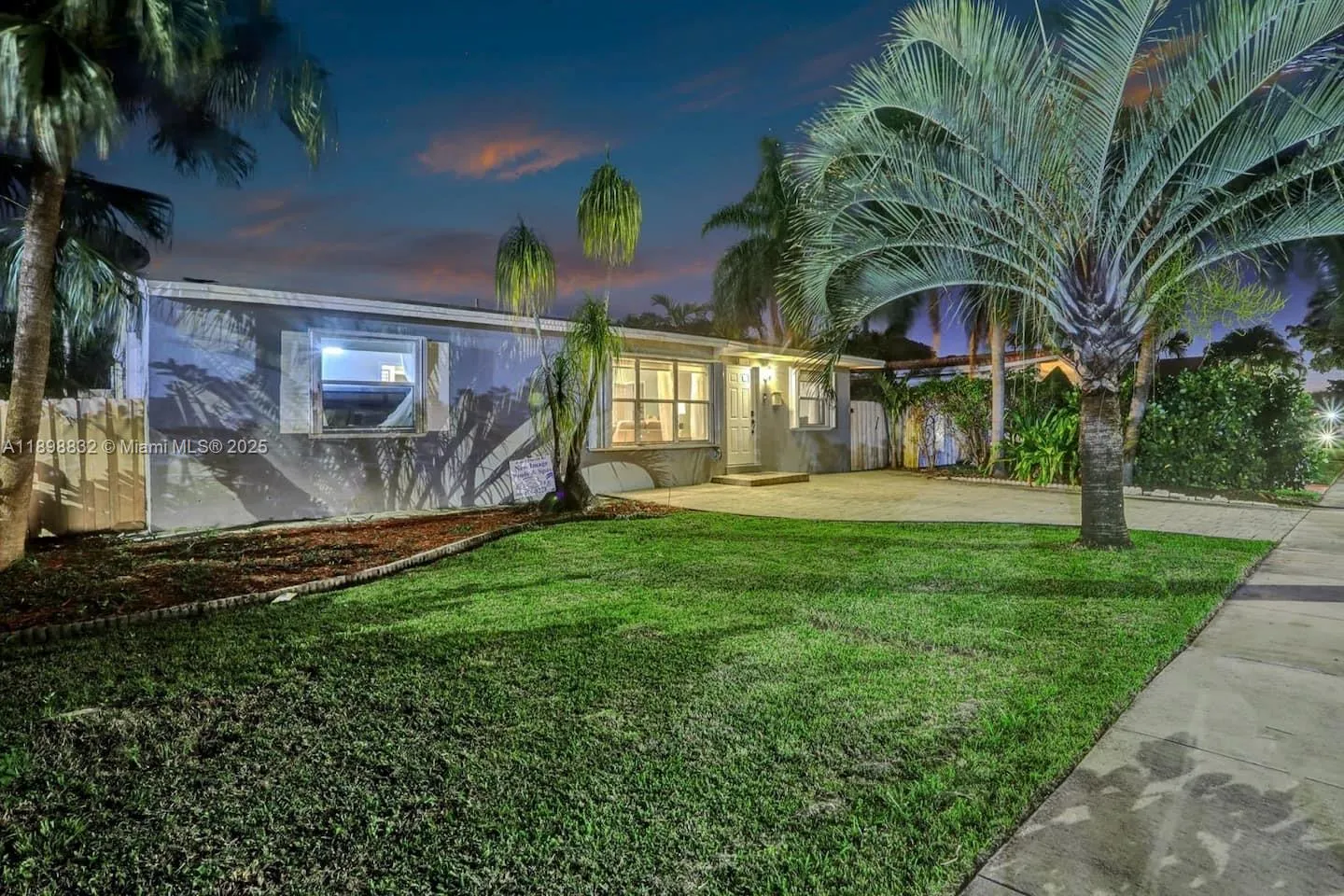 1124 Ne 6th St, Hallandale Beach, Florida 33009, Hallandale Beach, Florida 33009, 3 Bedrooms Bedrooms, ,2 BathroomsBathrooms,Residential,For Sale,1124 Ne 6th St, Hallandale Beach, Florida 33009,A11898832