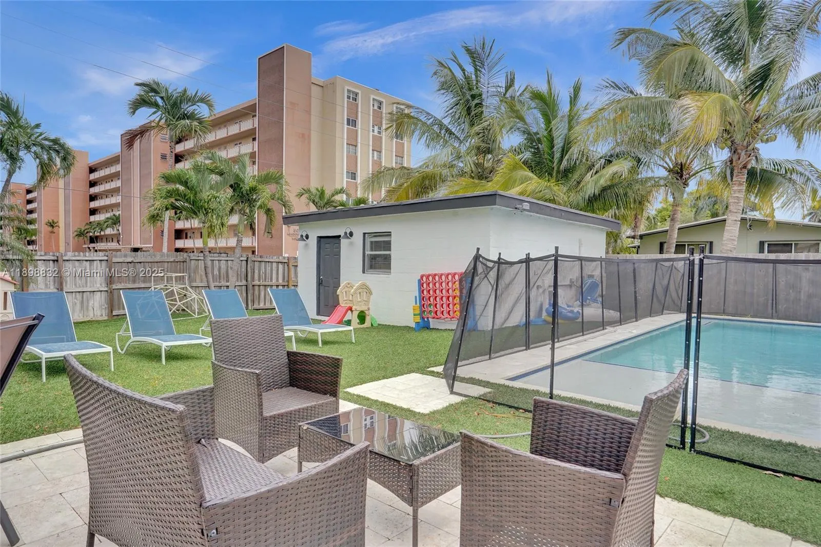 1124 Ne 6th St, Hallandale Beach, Florida 33009, Hallandale Beach, Florida 33009, 3 Bedrooms Bedrooms, ,2 BathroomsBathrooms,Residential,For Sale,1124 Ne 6th St, Hallandale Beach, Florida 33009,A11898832