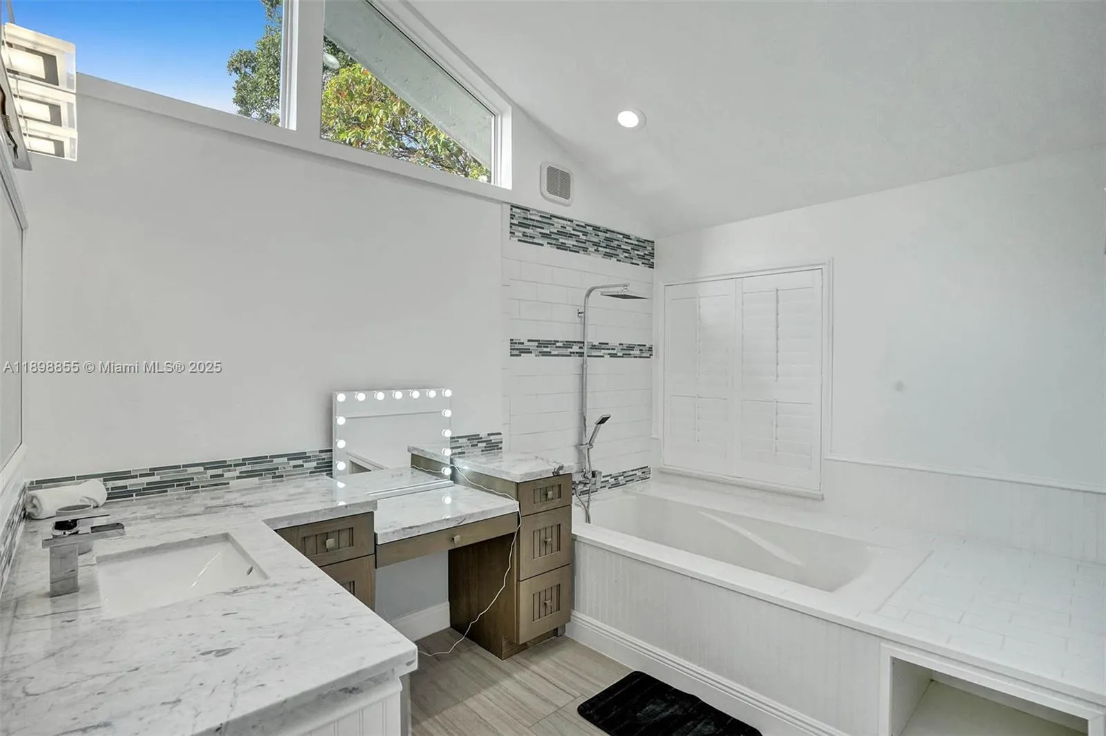 2120 Sw 28th Way, Fort Lauderdale, Florida 33312, Fort Lauderdale, Florida 33312, 5 Bedrooms Bedrooms, ,3 BathroomsBathrooms,Residential Lease,For Rent,2120 Sw 28th Way, Fort Lauderdale, Florida 33312,A11898855