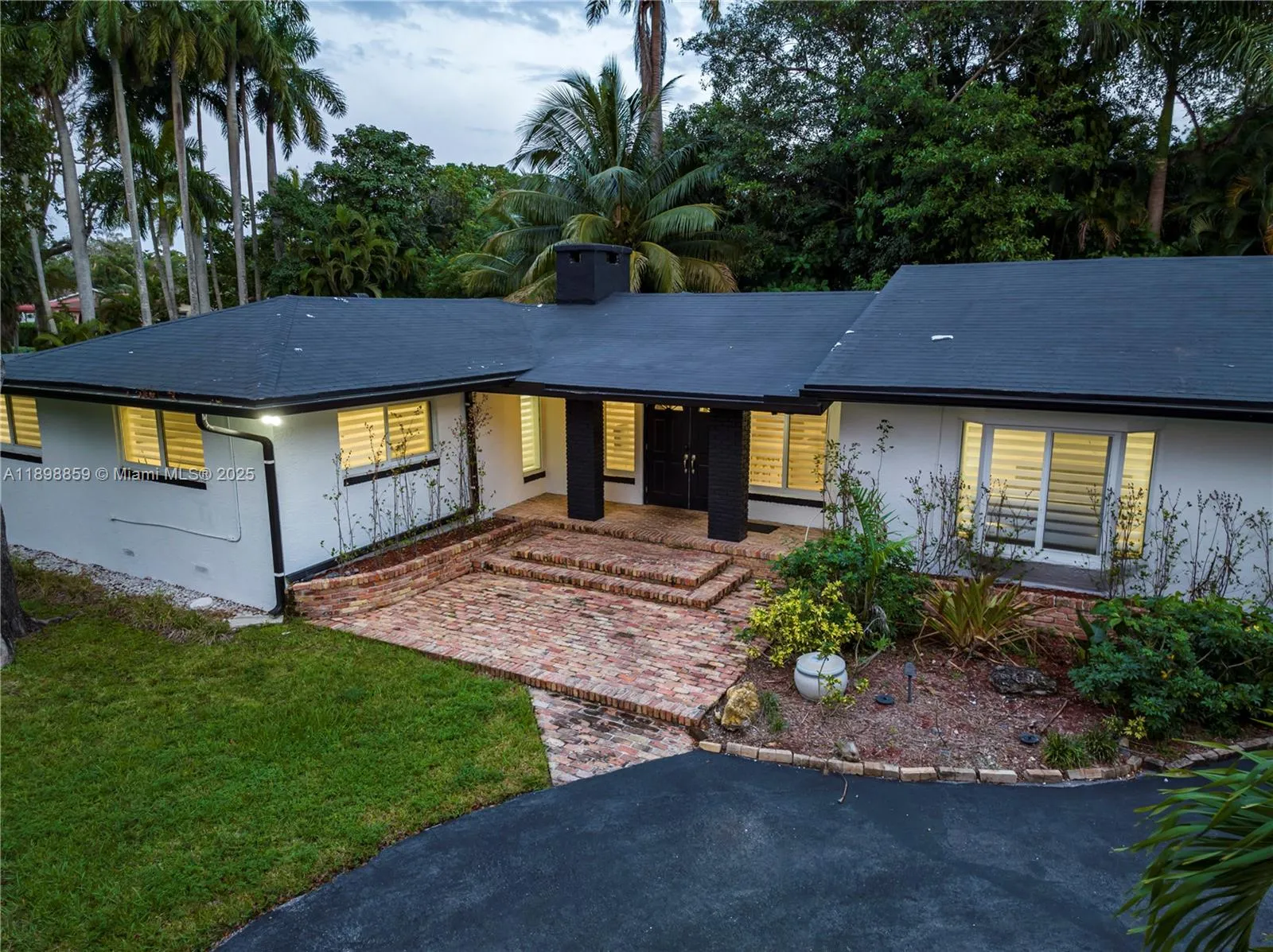 2100 Sw 28th Way, Fort Lauderdale, Florida 33312, Fort Lauderdale, Florida 33312, 5 Bedrooms Bedrooms, ,4 BathroomsBathrooms,Residential Lease,For Rent,2100 Sw 28th Way, Fort Lauderdale, Florida 33312,A11898859