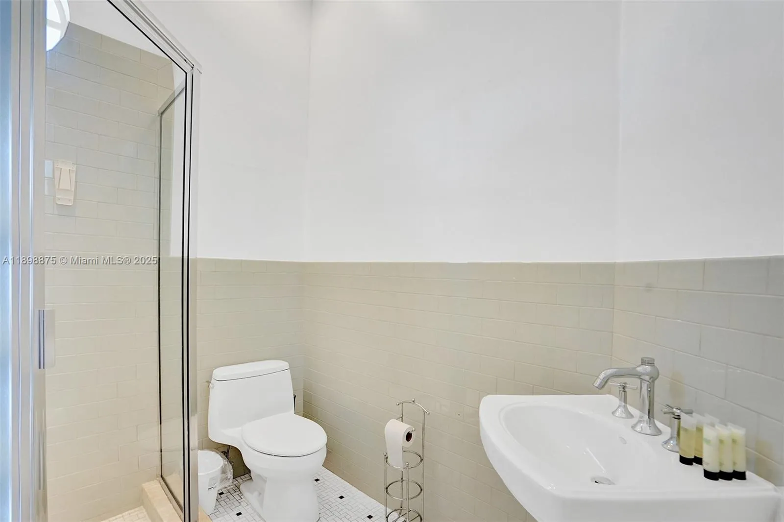 1207 Sw 21st St, Fort Lauderdale, Florida 33315, Fort Lauderdale, Florida 33315, 6 Bedrooms Bedrooms, ,4 BathroomsBathrooms,Residential Lease,For Rent,1207 Sw 21st St, Fort Lauderdale, Florida 33315,A11898875