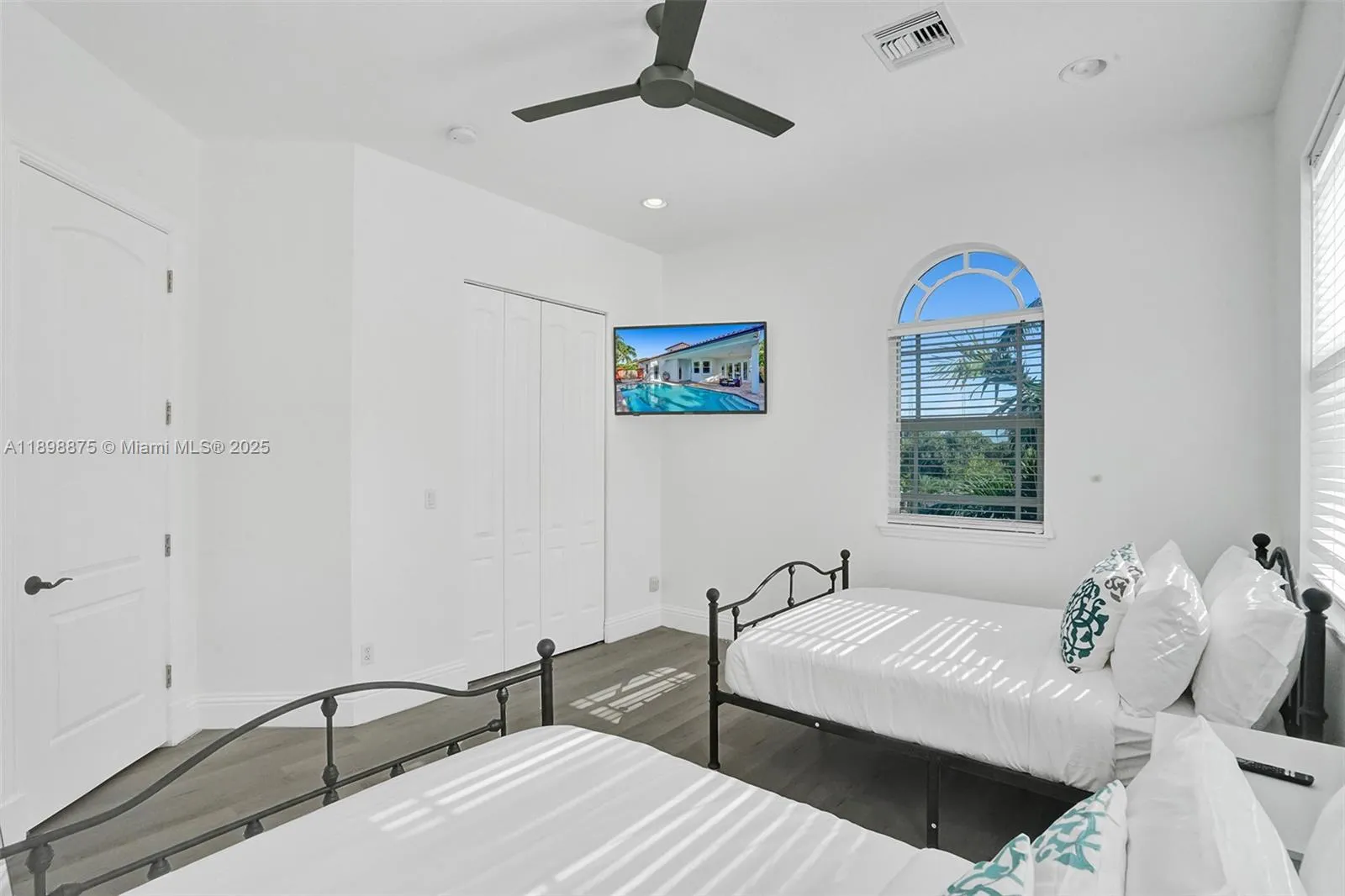 1207 Sw 21st St, Fort Lauderdale, Florida 33315, Fort Lauderdale, Florida 33315, 6 Bedrooms Bedrooms, ,4 BathroomsBathrooms,Residential Lease,For Rent,1207 Sw 21st St, Fort Lauderdale, Florida 33315,A11898875