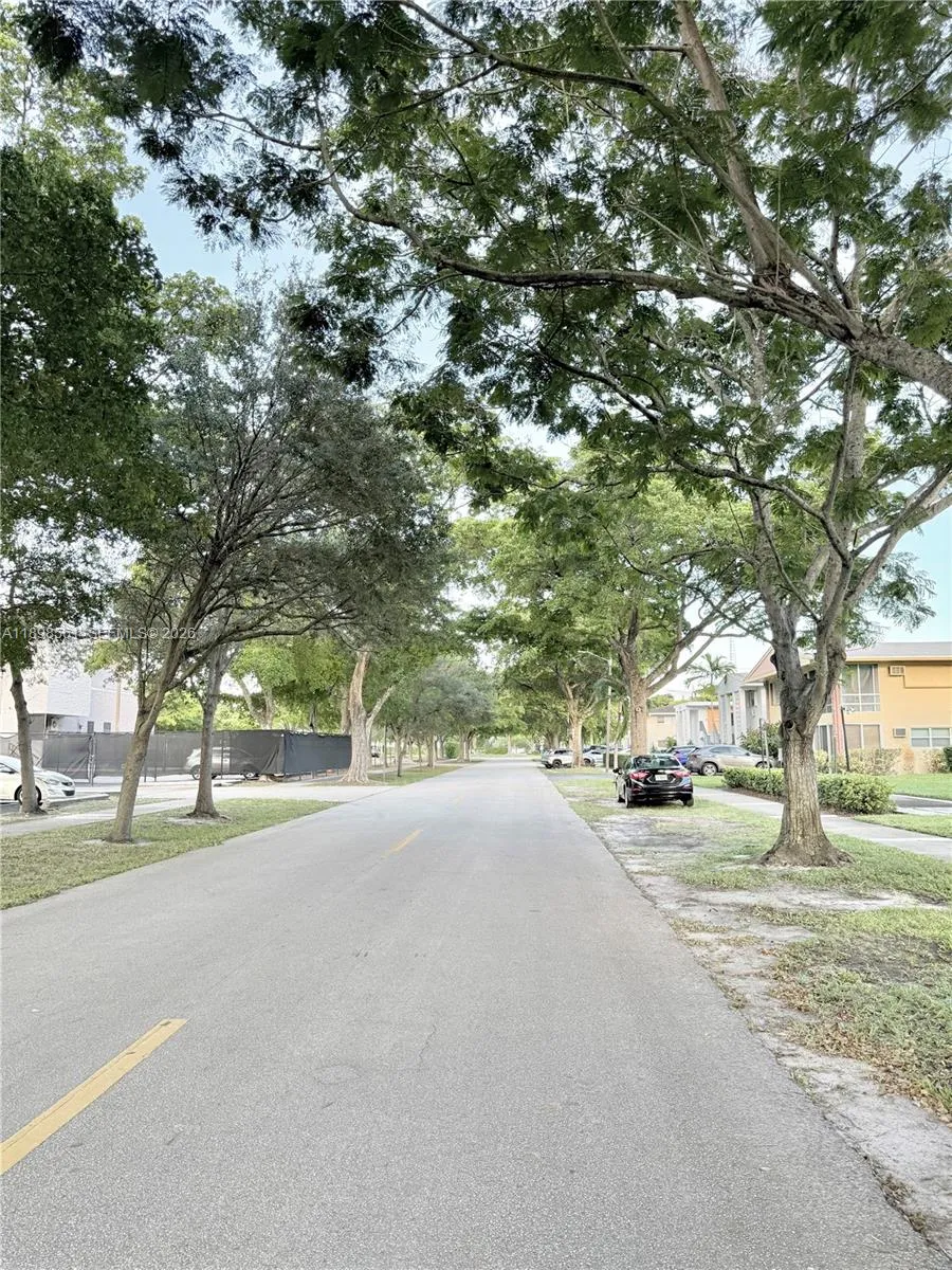 3600 Harrison St 16b, Hollywood, Florida 33021, Hollywood, Florida 33021, 2 Bedrooms Bedrooms, ,1 BathroomBathrooms,Residential,For Sale,3600 Harrison St 16b, Hollywood, Florida 33021,A11898561