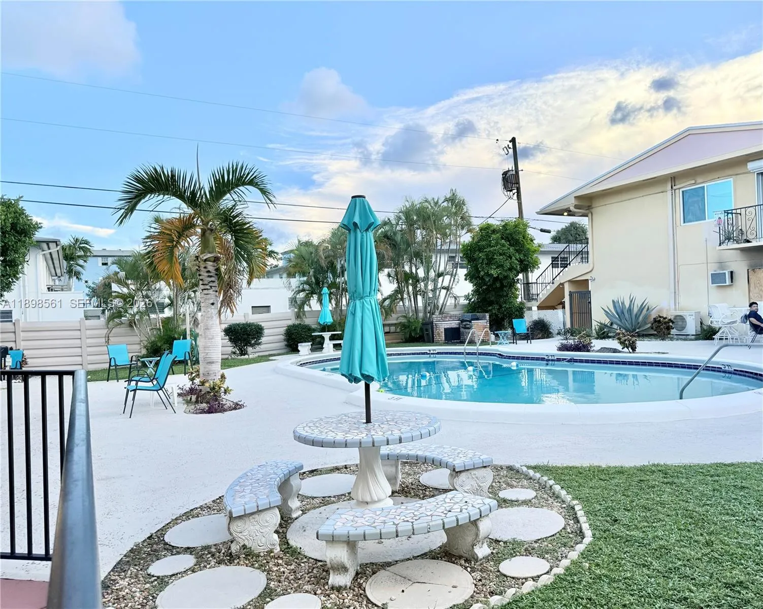 3600 Harrison St 16b, Hollywood, Florida 33021, Hollywood, Florida 33021, 2 Bedrooms Bedrooms, ,1 BathroomBathrooms,Residential,For Sale,3600 Harrison St 16b, Hollywood, Florida 33021,A11898561