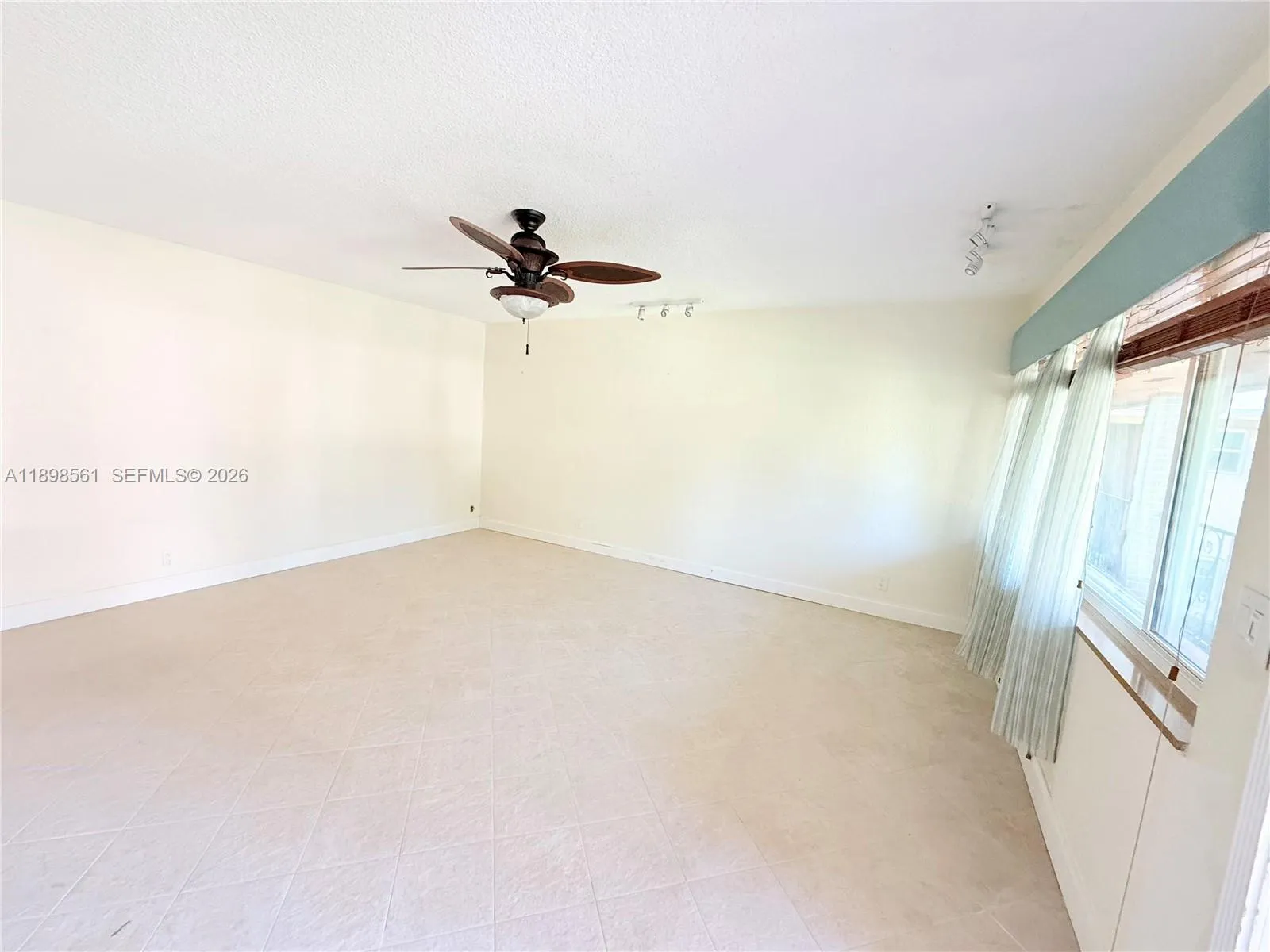 3600 Harrison St 16b, Hollywood, Florida 33021, Hollywood, Florida 33021, 2 Bedrooms Bedrooms, ,1 BathroomBathrooms,Residential,For Sale,3600 Harrison St 16b, Hollywood, Florida 33021,A11898561