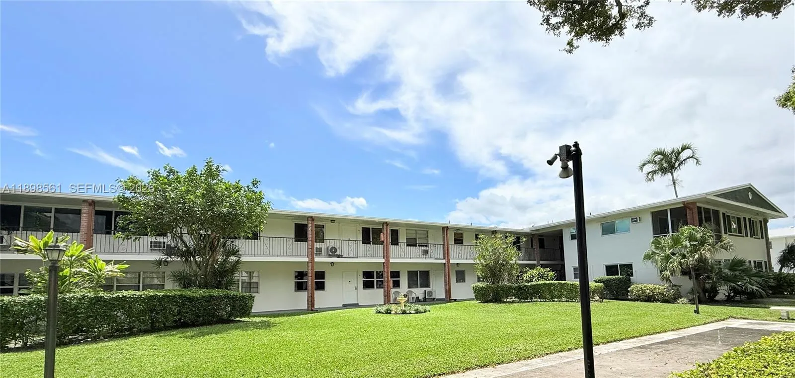 3600 Harrison St 16b, Hollywood, Florida 33021, Hollywood, Florida 33021, 2 Bedrooms Bedrooms, ,1 BathroomBathrooms,Residential,For Sale,3600 Harrison St 16b, Hollywood, Florida 33021,A11898561