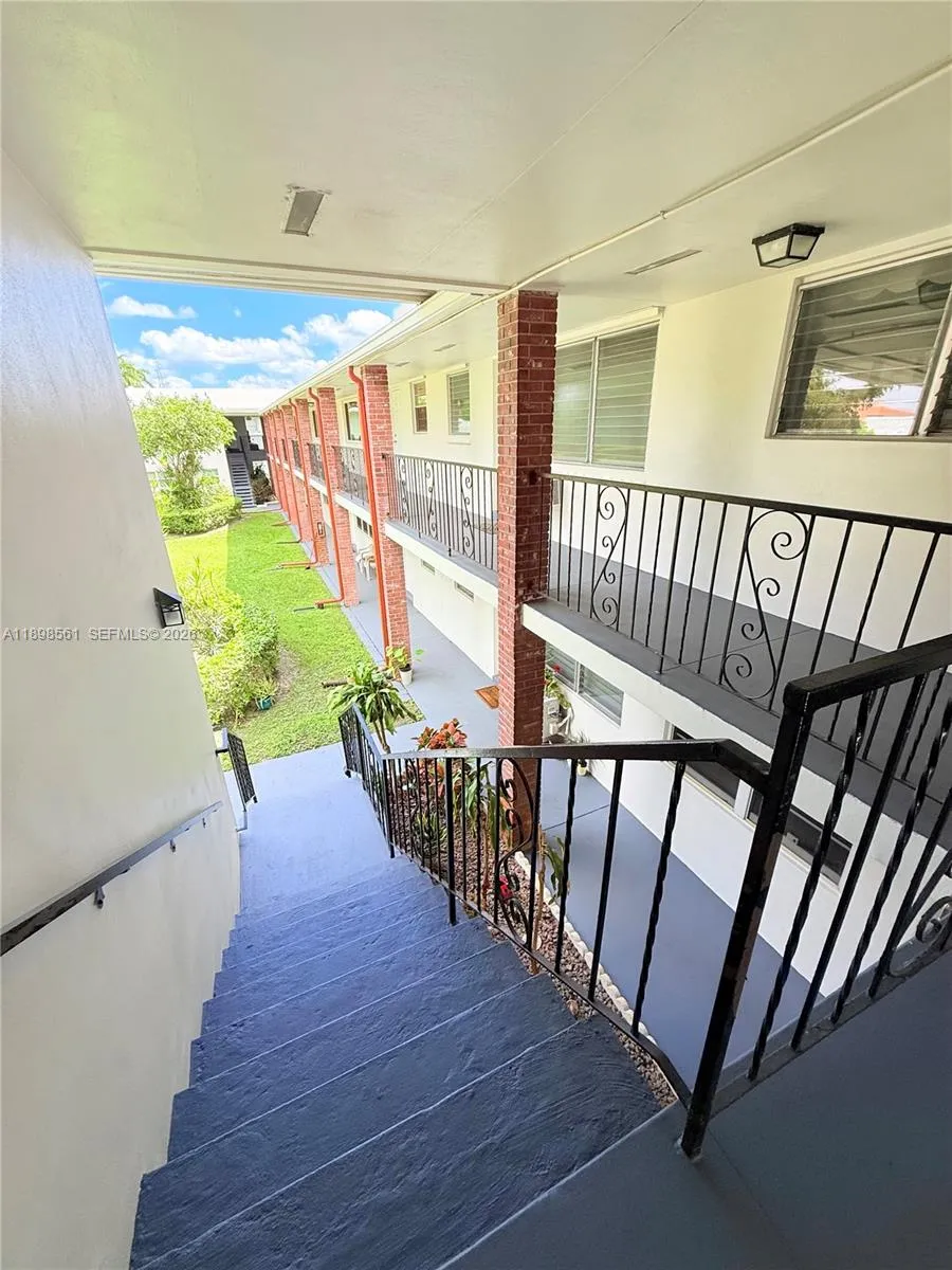 3600 Harrison St 16b, Hollywood, Florida 33021, Hollywood, Florida 33021, 2 Bedrooms Bedrooms, ,1 BathroomBathrooms,Residential,For Sale,3600 Harrison St 16b, Hollywood, Florida 33021,A11898561