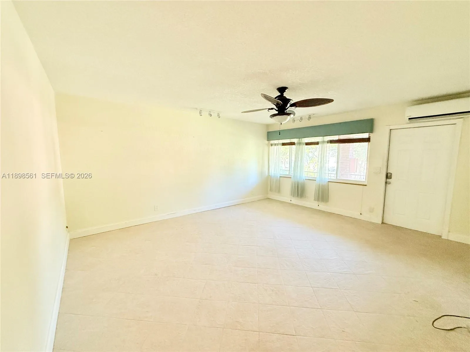 3600 Harrison St 16b, Hollywood, Florida 33021, Hollywood, Florida 33021, 2 Bedrooms Bedrooms, ,1 BathroomBathrooms,Residential,For Sale,3600 Harrison St 16b, Hollywood, Florida 33021,A11898561
