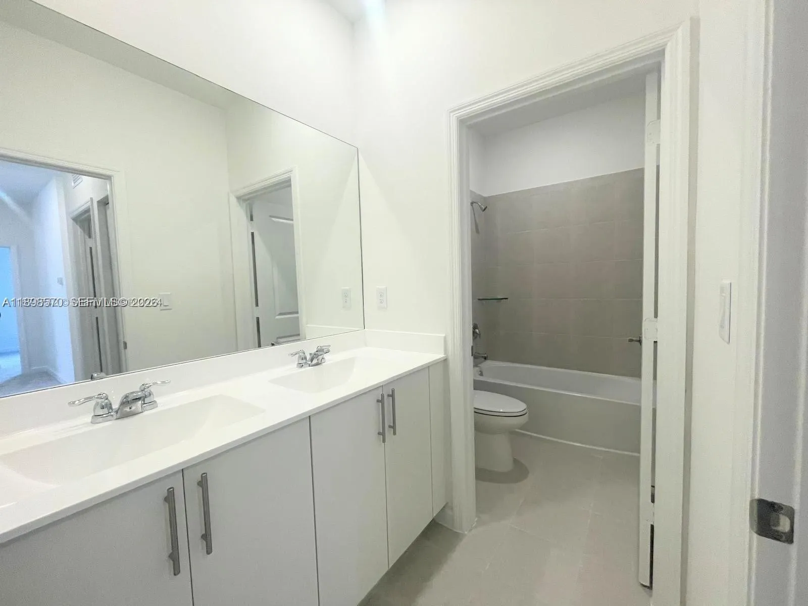 2647 Se 8 Ct, Homestead, Florida 33035, Homestead, Florida 33035, 4 Bedrooms Bedrooms, ,3 BathroomsBathrooms,Residential Lease,For Rent,2647 Se 8 Ct, Homestead, Florida 33035,A11898570