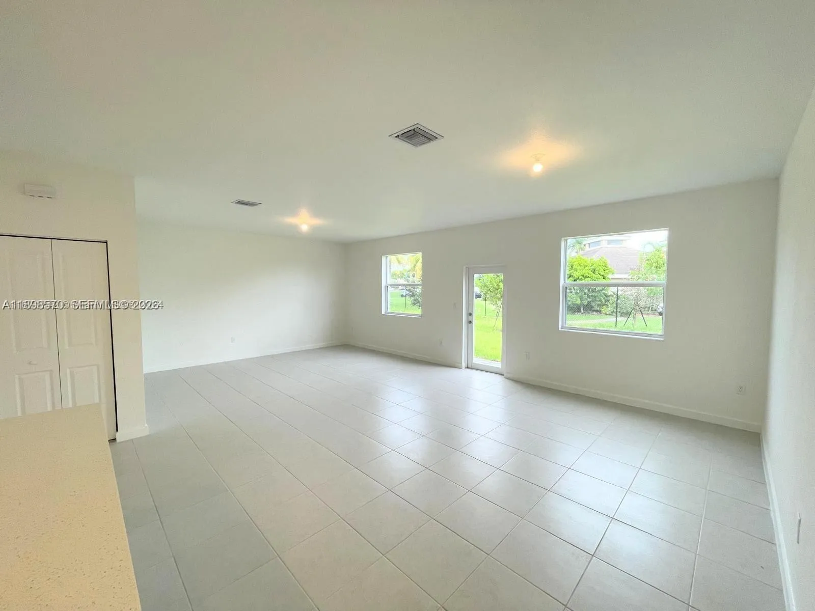 2647 Se 8 Ct, Homestead, Florida 33035, Homestead, Florida 33035, 4 Bedrooms Bedrooms, ,3 BathroomsBathrooms,Residential Lease,For Rent,2647 Se 8 Ct, Homestead, Florida 33035,A11898570