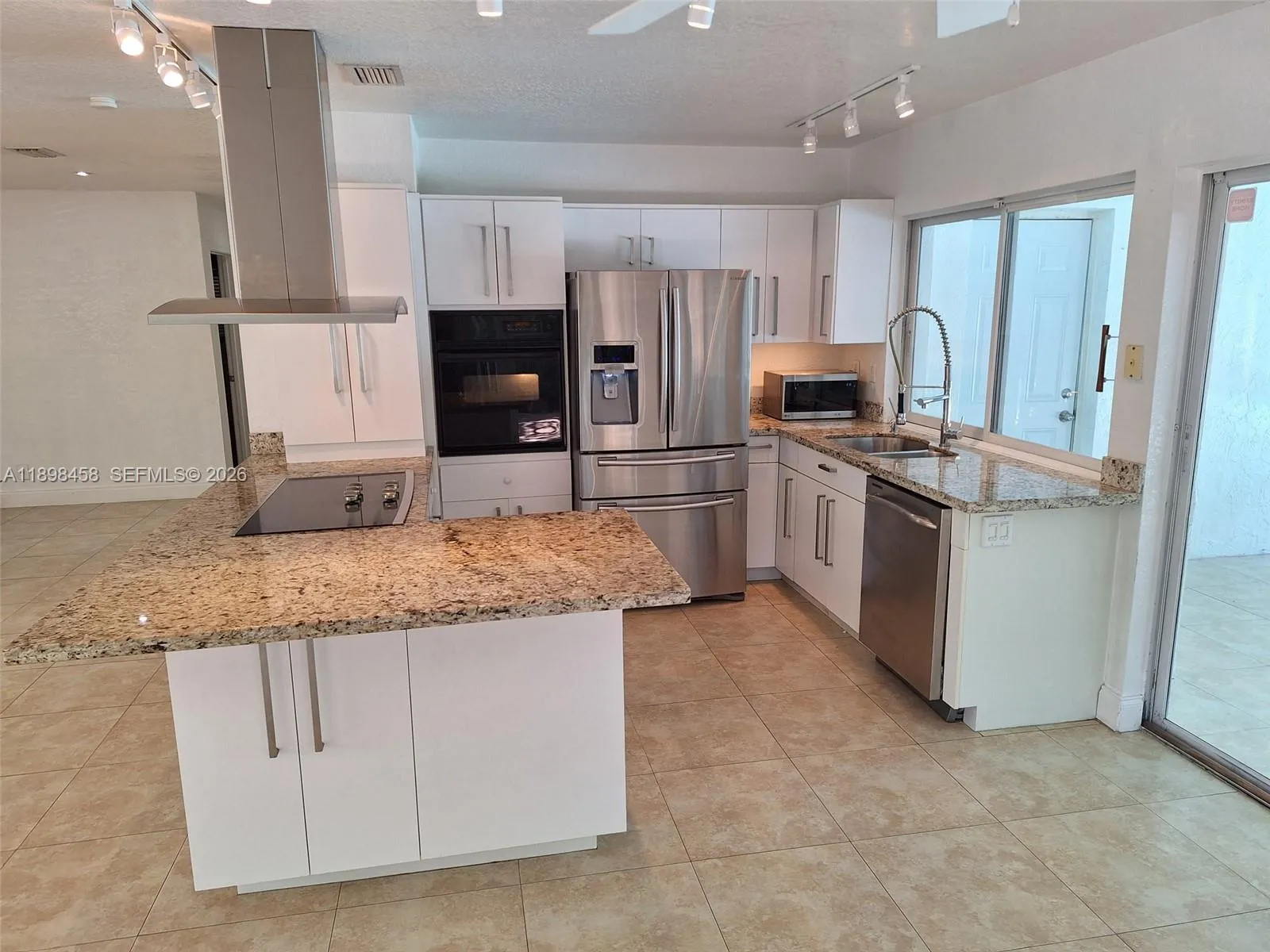 1575 Ne 38th St, Oakland Park, Florida 33334, Oakland Park, Florida 33334, 4 Bedrooms Bedrooms, ,3 BathroomsBathrooms,Residential Lease,For Rent,1575 Ne 38th St, Oakland Park, Florida 33334,A11898458