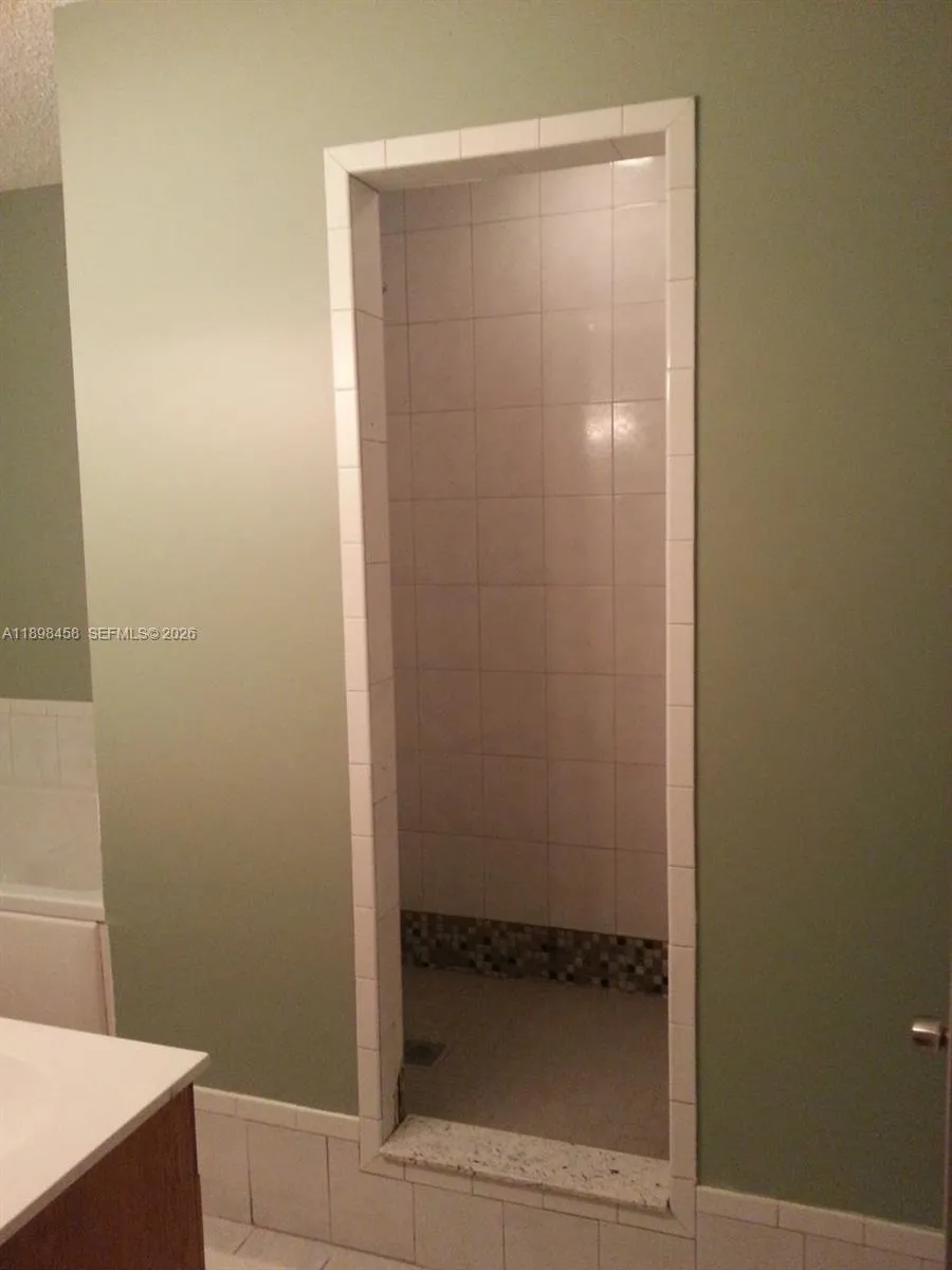 1575 Ne 38th St, Oakland Park, Florida 33334, Oakland Park, Florida 33334, 4 Bedrooms Bedrooms, ,3 BathroomsBathrooms,Residential Lease,For Rent,1575 Ne 38th St, Oakland Park, Florida 33334,A11898458