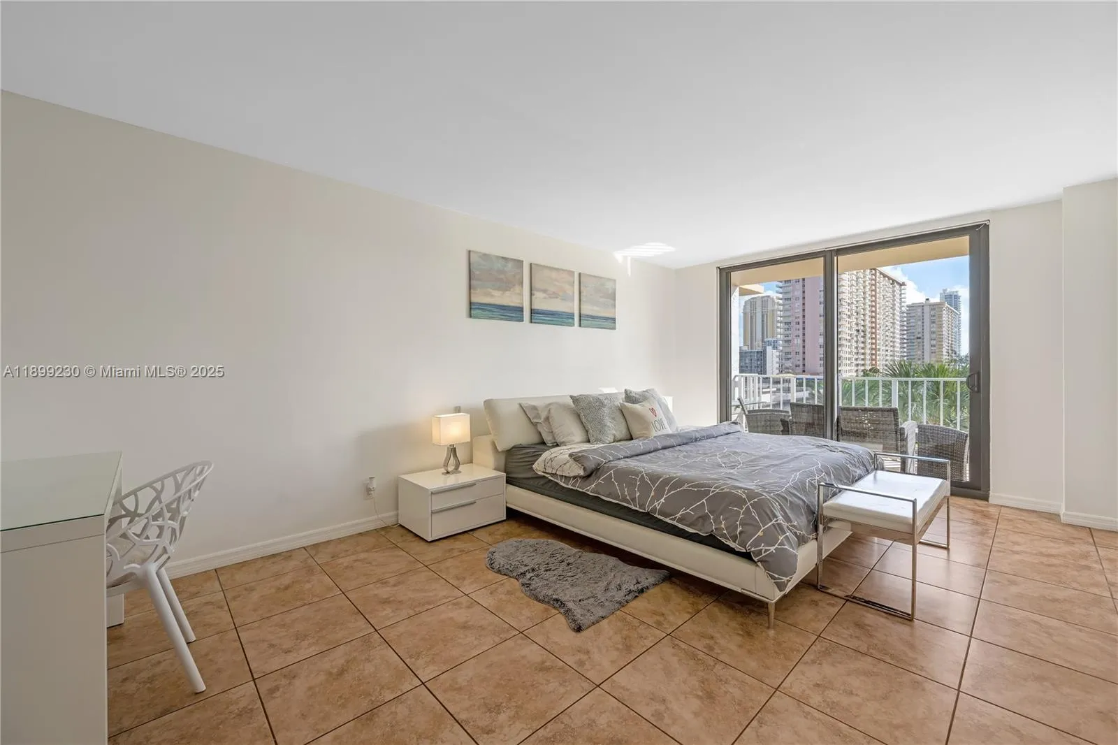 290 174th St 511, Sunny Isles Beach, Florida 33160, Sunny Isles Beach, Florida 33160, 2 Bedrooms Bedrooms, ,2 BathroomsBathrooms,Residential Lease,For Rent,290 174th St 511, Sunny Isles Beach, Florida 33160,A11899230