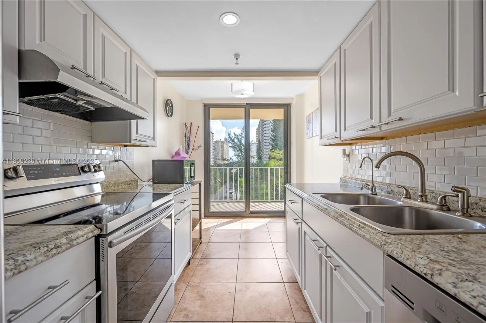 290 174th St 511, Sunny Isles Beach, Florida 33160, Sunny Isles Beach, Florida 33160, 2 Bedrooms Bedrooms, ,2 BathroomsBathrooms,Residential Lease,For Rent,290 174th St 511, Sunny Isles Beach, Florida 33160,A11899230