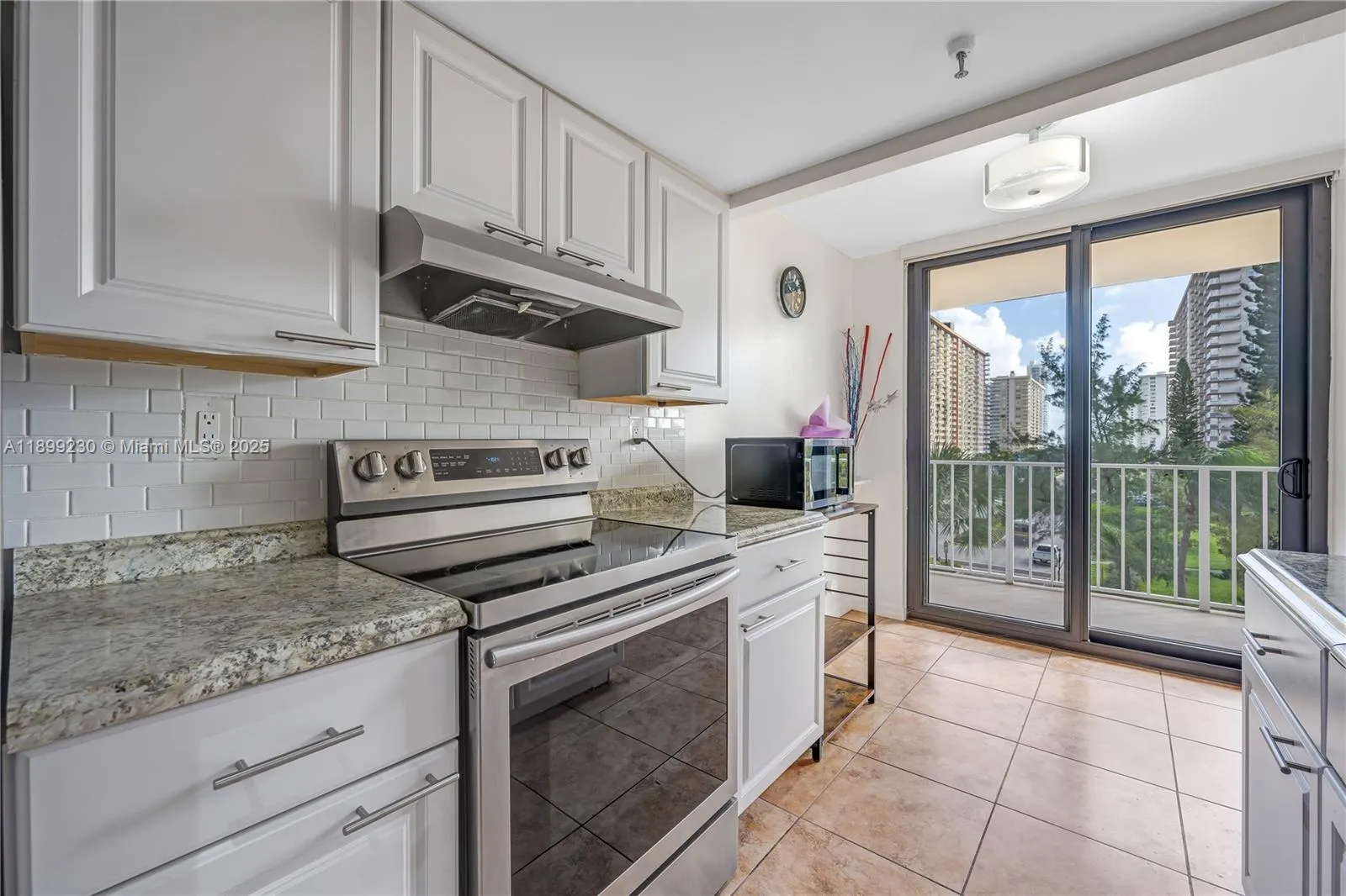 290 174th St 511, Sunny Isles Beach, Florida 33160, Sunny Isles Beach, Florida 33160, 2 Bedrooms Bedrooms, ,2 BathroomsBathrooms,Residential Lease,For Rent,290 174th St 511, Sunny Isles Beach, Florida 33160,A11899230