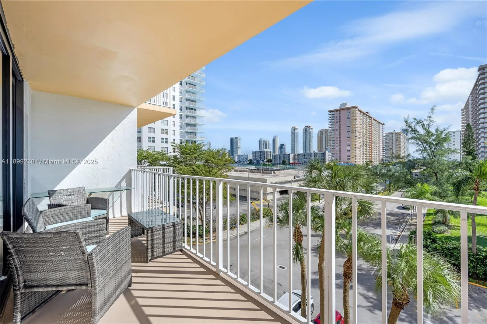 290 174th St 511, Sunny Isles Beach, Florida 33160, Sunny Isles Beach, Florida 33160, 2 Bedrooms Bedrooms, ,2 BathroomsBathrooms,Residential Lease,For Rent,290 174th St 511, Sunny Isles Beach, Florida 33160,A11899230