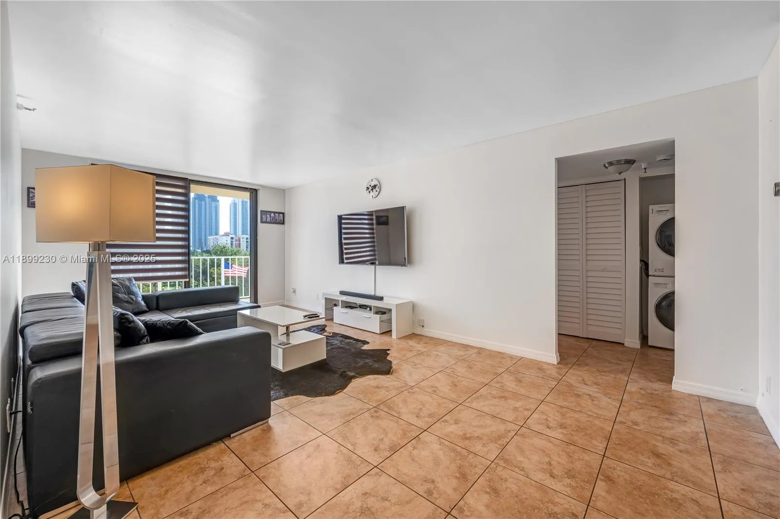 290 174th St 511, Sunny Isles Beach, Florida 33160, Sunny Isles Beach, Florida 33160, 2 Bedrooms Bedrooms, ,2 BathroomsBathrooms,Residential Lease,For Rent,290 174th St 511, Sunny Isles Beach, Florida 33160,A11899230