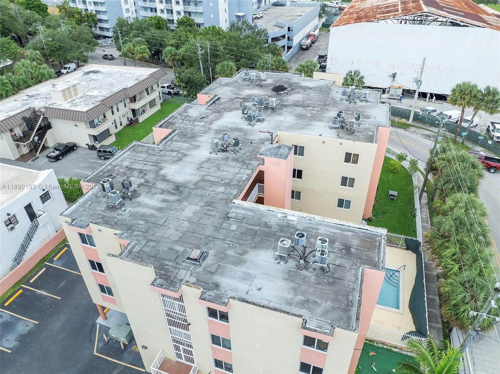 2400 Nw 16th St Rd, Miami, Florida 33125, Miami, Florida 33125, ,Residential Income,For Sale,2400 Nw 16th St Rd, Miami, Florida 33125,A11899193