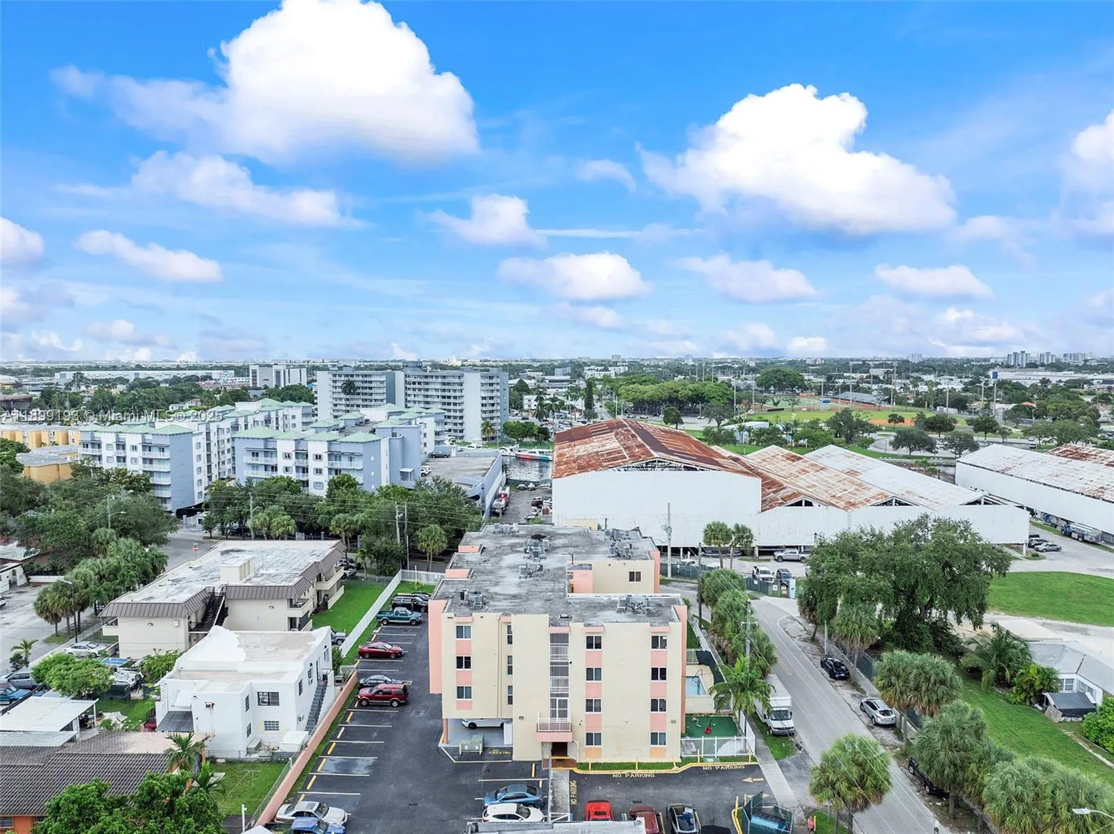 2400 Nw 16th St Rd, Miami, Florida 33125, Miami, Florida 33125, ,Residential Income,For Sale,2400 Nw 16th St Rd, Miami, Florida 33125,A11899193