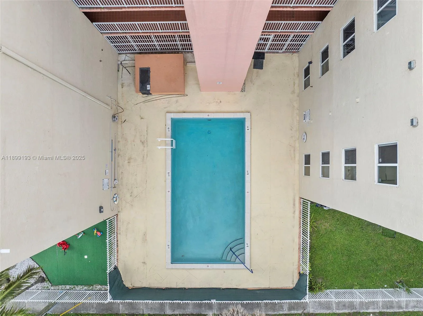 2400 Nw 16th St Rd, Miami, Florida 33125, Miami, Florida 33125, ,Residential Income,For Sale,2400 Nw 16th St Rd, Miami, Florida 33125,A11899193