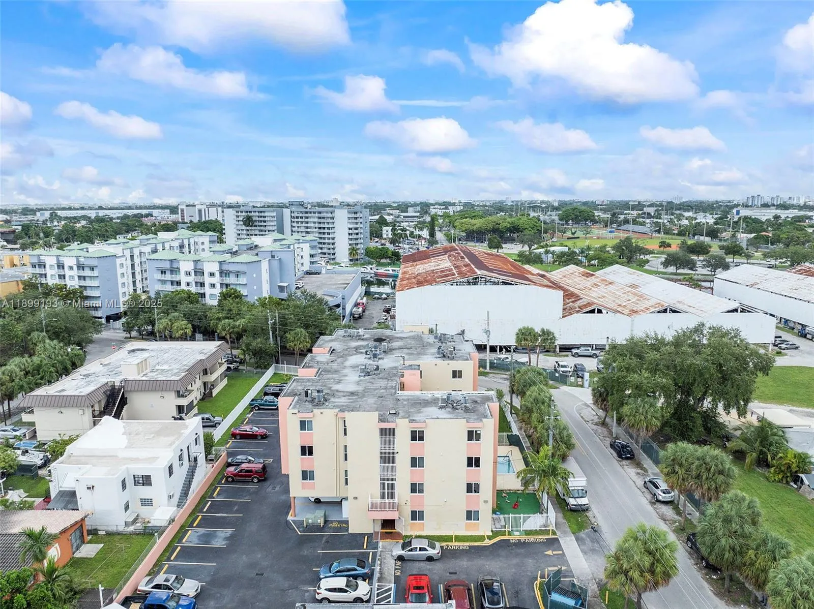 2400 Nw 16th St Rd, Miami, Florida 33125, Miami, Florida 33125, ,Residential Income,For Sale,2400 Nw 16th St Rd, Miami, Florida 33125,A11899193