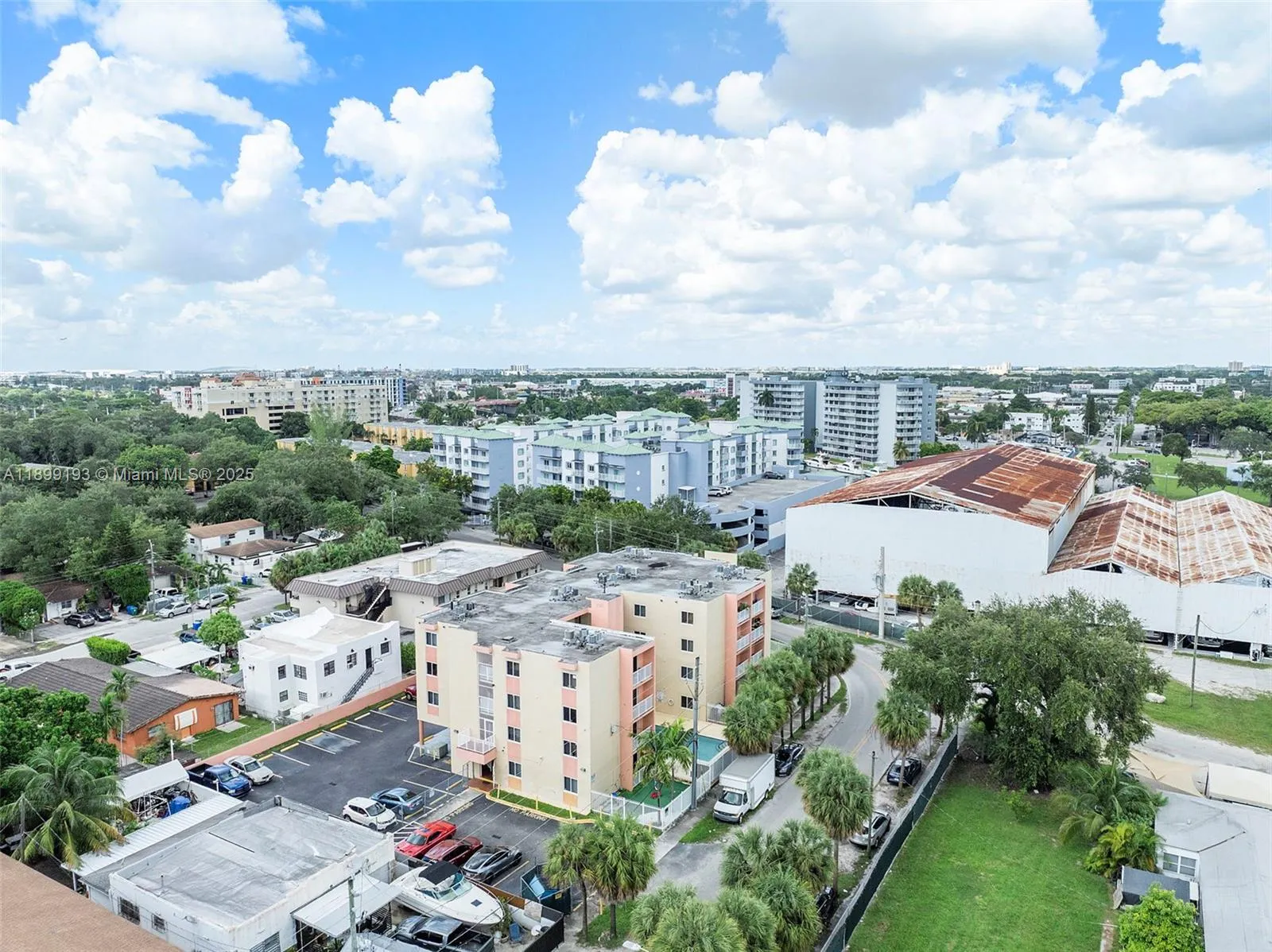 2400 Nw 16th St Rd, Miami, Florida 33125, Miami, Florida 33125, ,Residential Income,For Sale,2400 Nw 16th St Rd, Miami, Florida 33125,A11899193