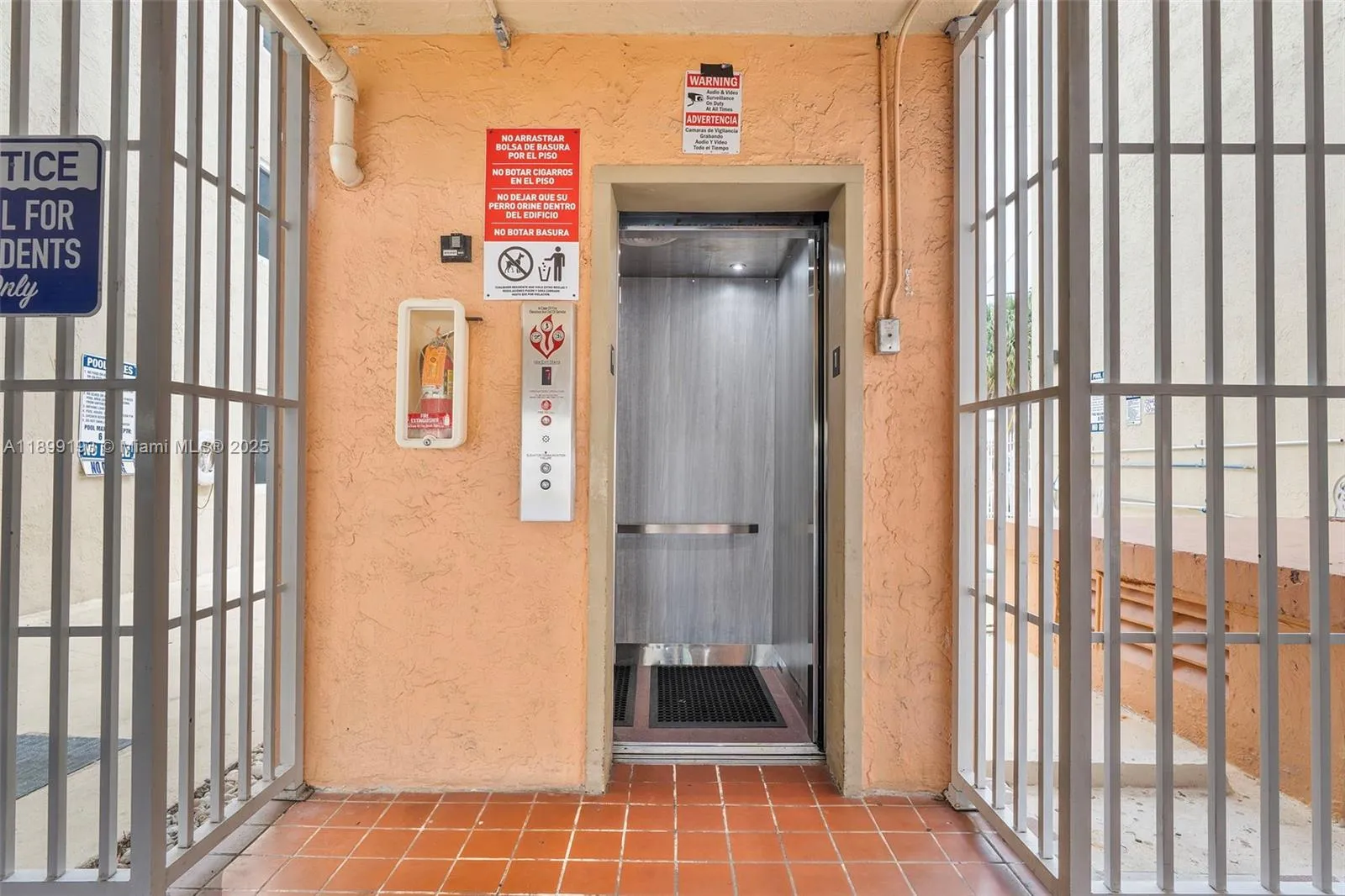 2400 Nw 16th St Rd, Miami, Florida 33125, Miami, Florida 33125, ,Residential Income,For Sale,2400 Nw 16th St Rd, Miami, Florida 33125,A11899193