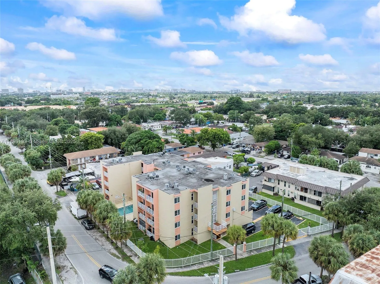 2400 Nw 16th St Rd, Miami, Florida 33125, Miami, Florida 33125, ,Residential Income,For Sale,2400 Nw 16th St Rd, Miami, Florida 33125,A11899193