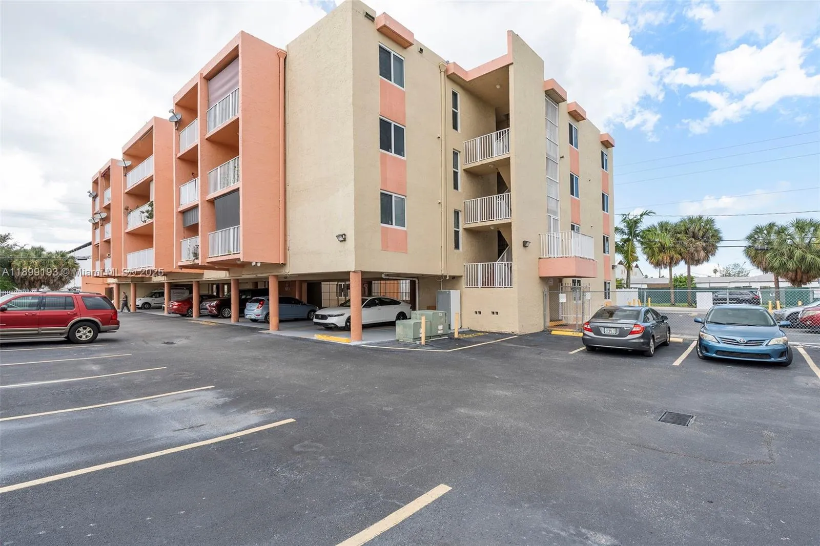 2400 Nw 16th St Rd, Miami, Florida 33125, Miami, Florida 33125, ,Residential Income,For Sale,2400 Nw 16th St Rd, Miami, Florida 33125,A11899193