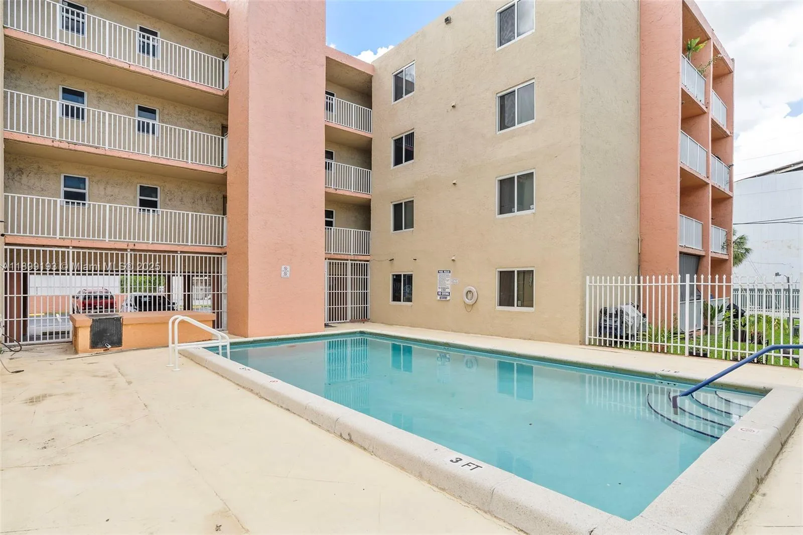 2400 Nw 16th St Rd, Miami, Florida 33125, Miami, Florida 33125, ,Residential Income,For Sale,2400 Nw 16th St Rd, Miami, Florida 33125,A11899193