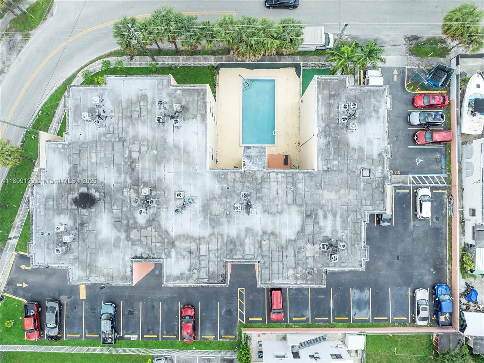 2400 Nw 16th St Rd, Miami, Florida 33125, Miami, Florida 33125, ,Residential Income,For Sale,2400 Nw 16th St Rd, Miami, Florida 33125,A11899193