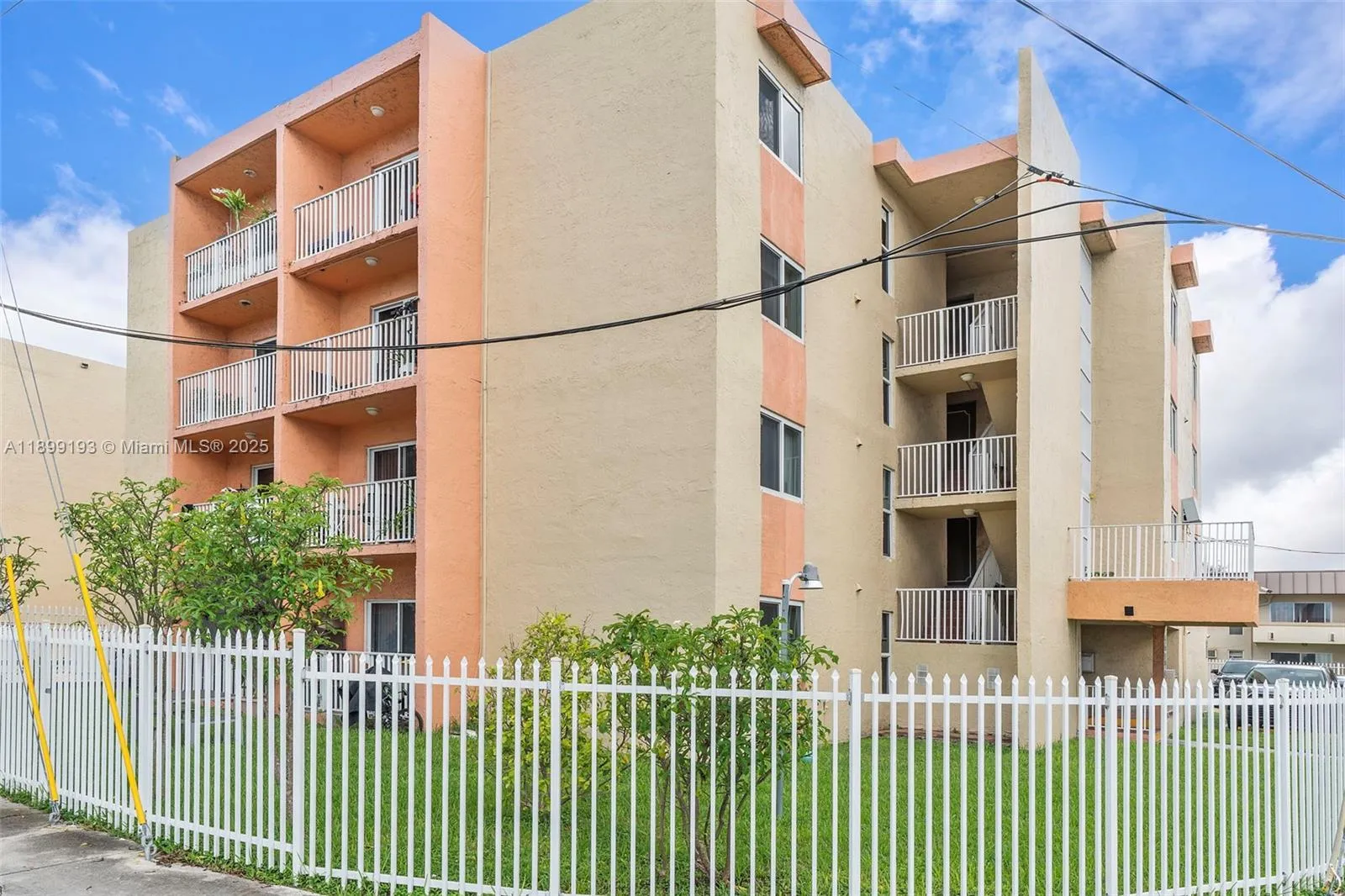 2400 Nw 16th St Rd, Miami, Florida 33125, Miami, Florida 33125, ,Residential Income,For Sale,2400 Nw 16th St Rd, Miami, Florida 33125,A11899193