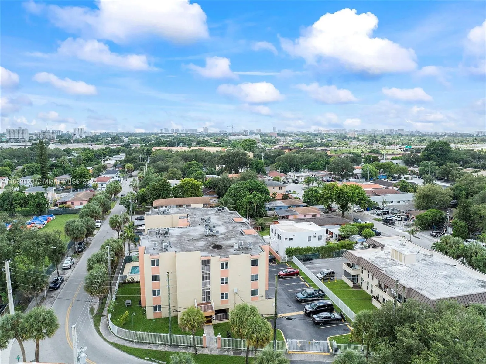 2400 Nw 16th St Rd, Miami, Florida 33125, Miami, Florida 33125, ,Residential Income,For Sale,2400 Nw 16th St Rd, Miami, Florida 33125,A11899193