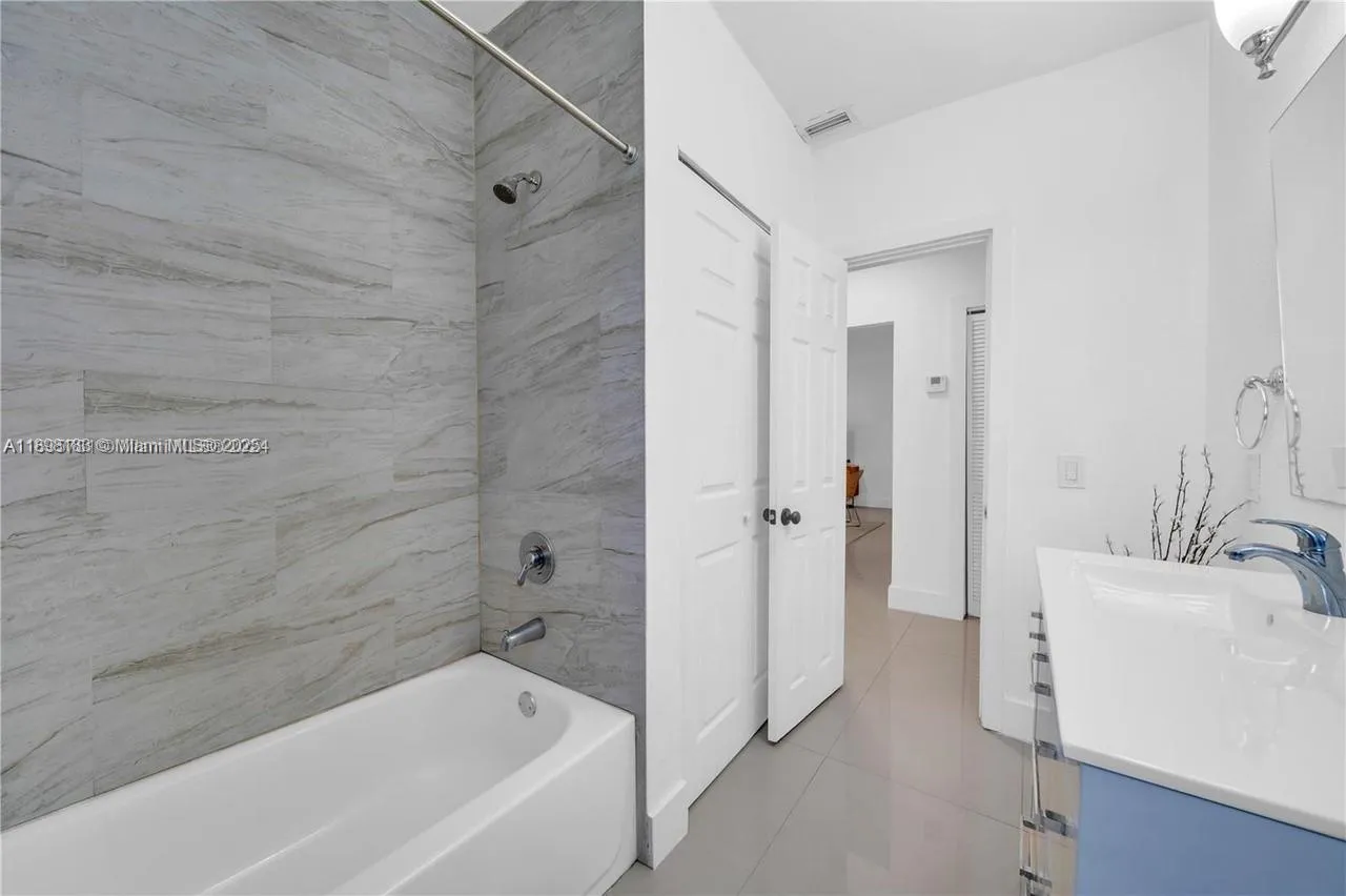 555 Ne 127th St, North Miami, Florida 33161, North Miami, Florida 33161, ,Residential Income,For Sale,555 Ne 127th St, North Miami, Florida 33161,A11898183