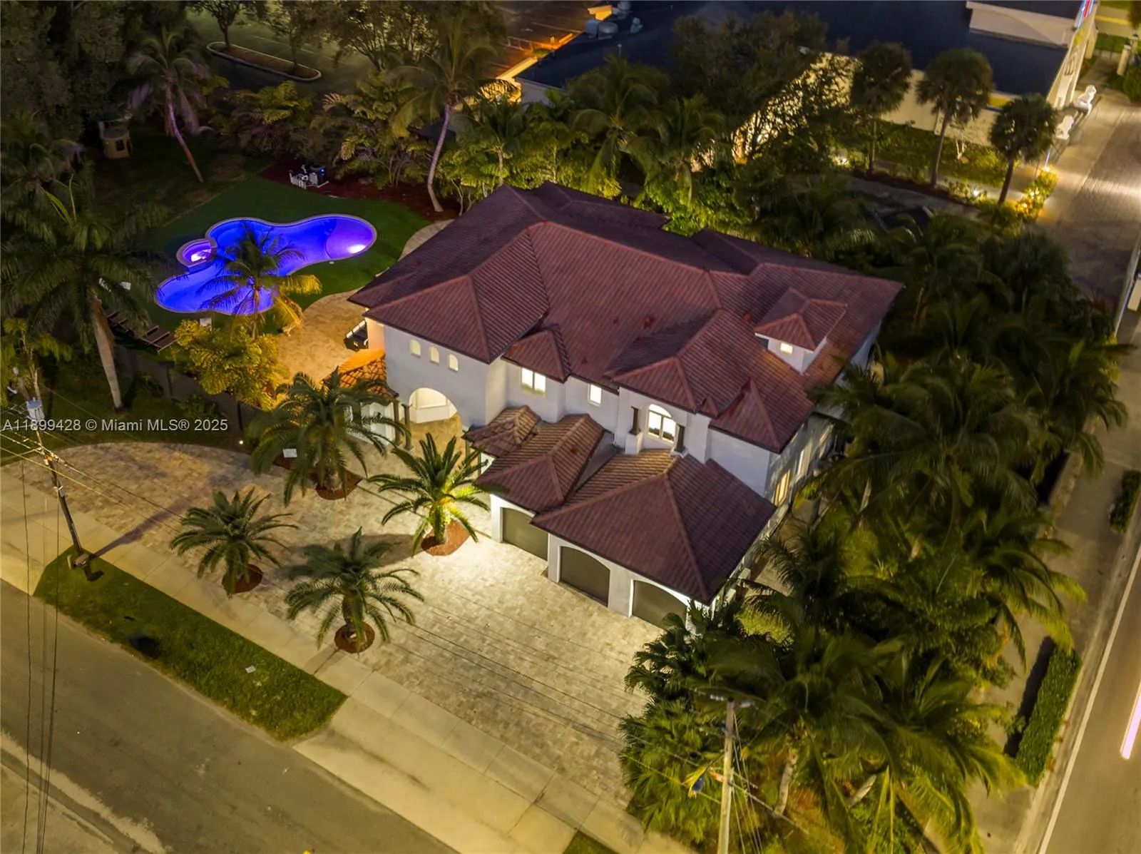 112 Nw 14th Way, Dania Beach, Florida 33004, Dania Beach, Florida 33004, 7 Bedrooms Bedrooms, ,5 BathroomsBathrooms,Residential,For Sale,112 Nw 14th Way, Dania Beach, Florida 33004,A11899428