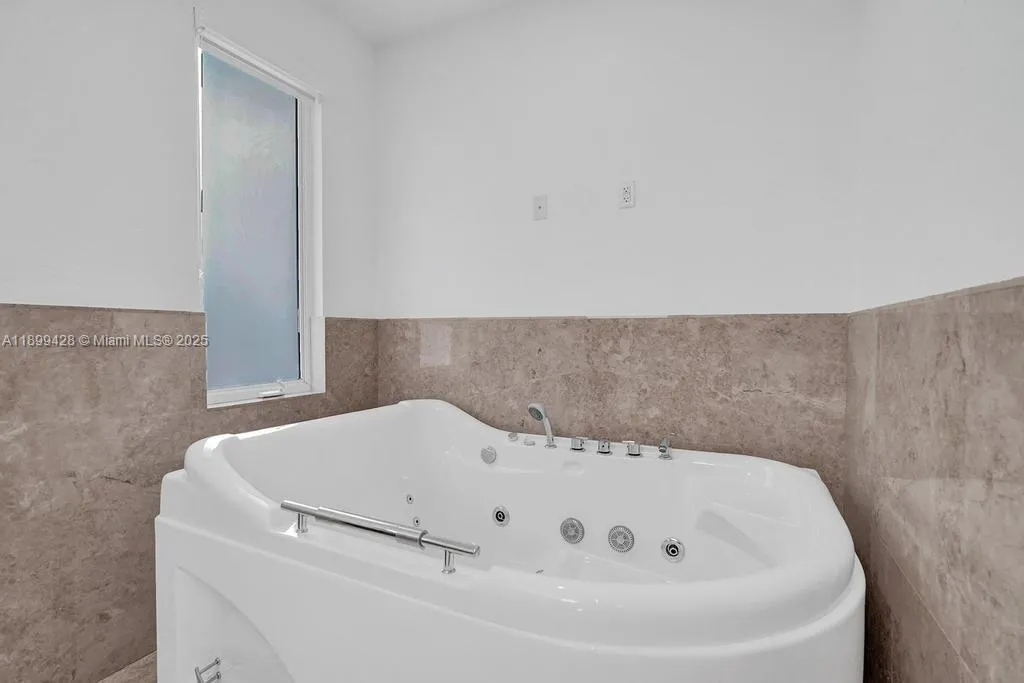112 Nw 14th Way, Dania Beach, Florida 33004, Dania Beach, Florida 33004, 7 Bedrooms Bedrooms, ,5 BathroomsBathrooms,Residential,For Sale,112 Nw 14th Way, Dania Beach, Florida 33004,A11899428