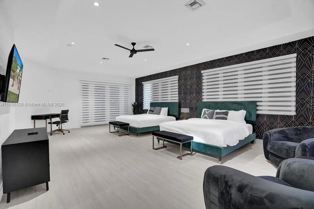 112 Nw 14th Way, Dania Beach, Florida 33004, Dania Beach, Florida 33004, 7 Bedrooms Bedrooms, ,5 BathroomsBathrooms,Residential,For Sale,112 Nw 14th Way, Dania Beach, Florida 33004,A11899428