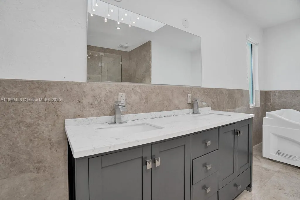 112 Nw 14th Way, Dania Beach, Florida 33004, Dania Beach, Florida 33004, 7 Bedrooms Bedrooms, ,5 BathroomsBathrooms,Residential,For Sale,112 Nw 14th Way, Dania Beach, Florida 33004,A11899428