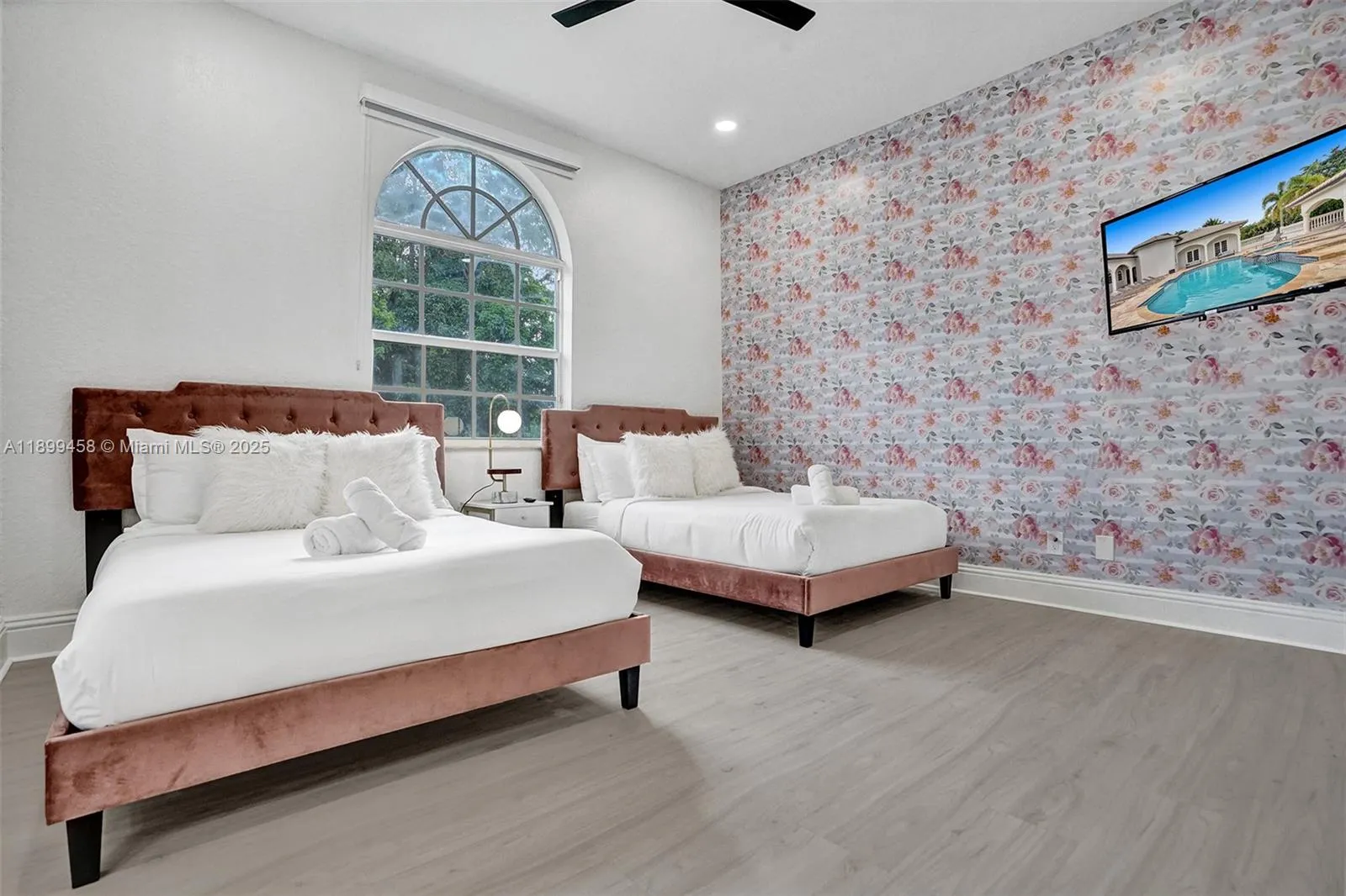 13751 Pine Meadow Ct, Davie, Florida 33325, Davie, Florida 33325, 9 Bedrooms Bedrooms, ,7 BathroomsBathrooms,Residential,For Sale,13751 Pine Meadow Ct, Davie, Florida 33325,A11899458