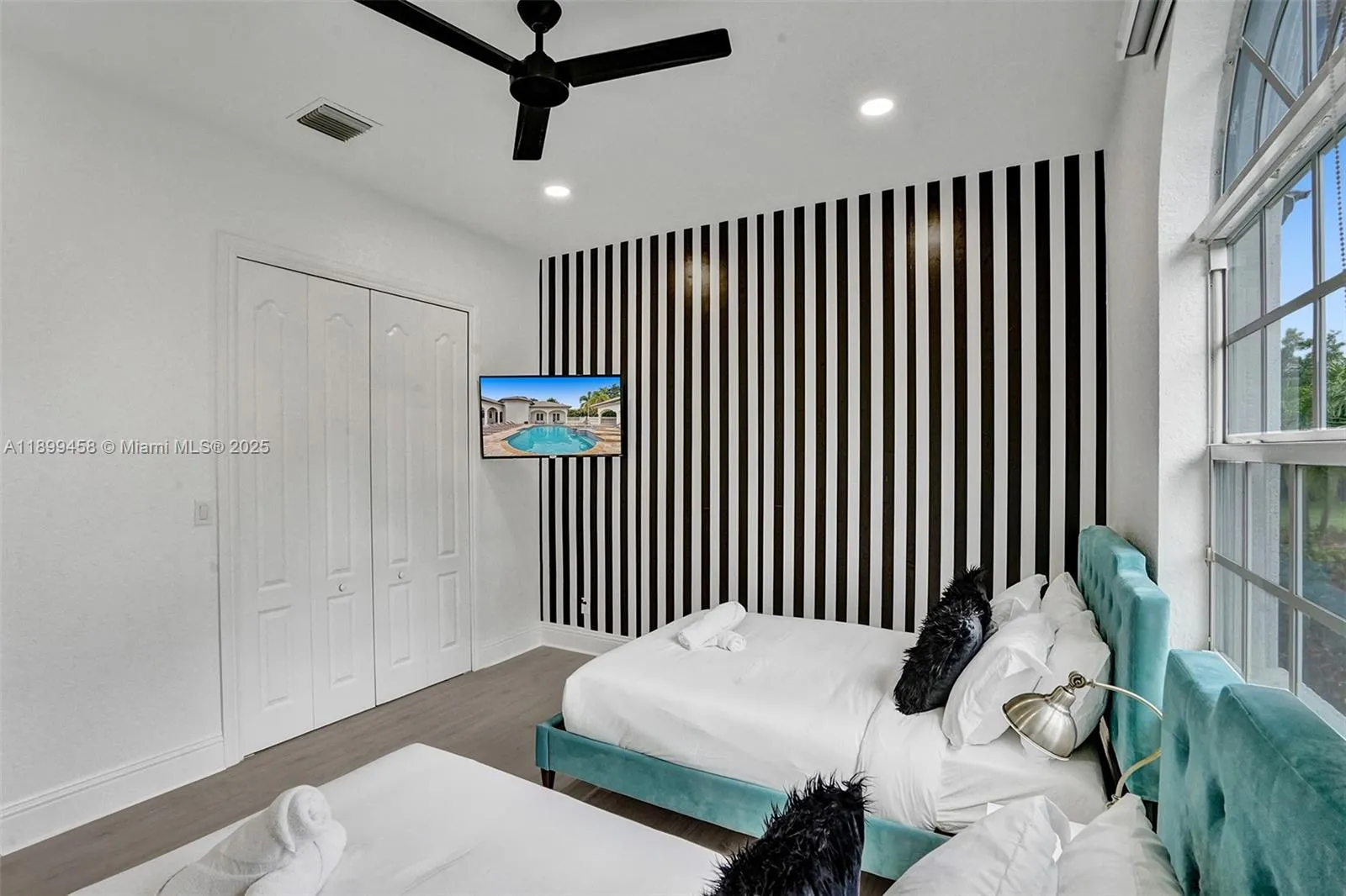 13751 Pine Meadow Ct, Davie, Florida 33325, Davie, Florida 33325, 9 Bedrooms Bedrooms, ,7 BathroomsBathrooms,Residential,For Sale,13751 Pine Meadow Ct, Davie, Florida 33325,A11899458