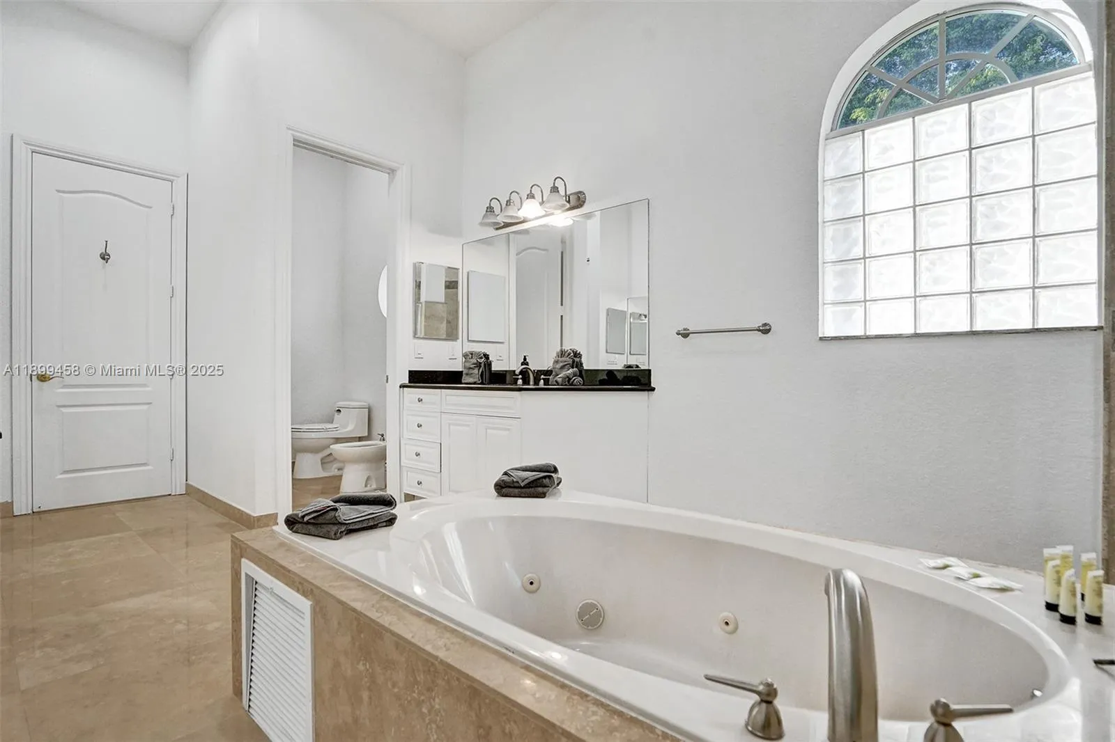 13751 Pine Meadow Ct, Davie, Florida 33325, Davie, Florida 33325, 9 Bedrooms Bedrooms, ,7 BathroomsBathrooms,Residential,For Sale,13751 Pine Meadow Ct, Davie, Florida 33325,A11899458