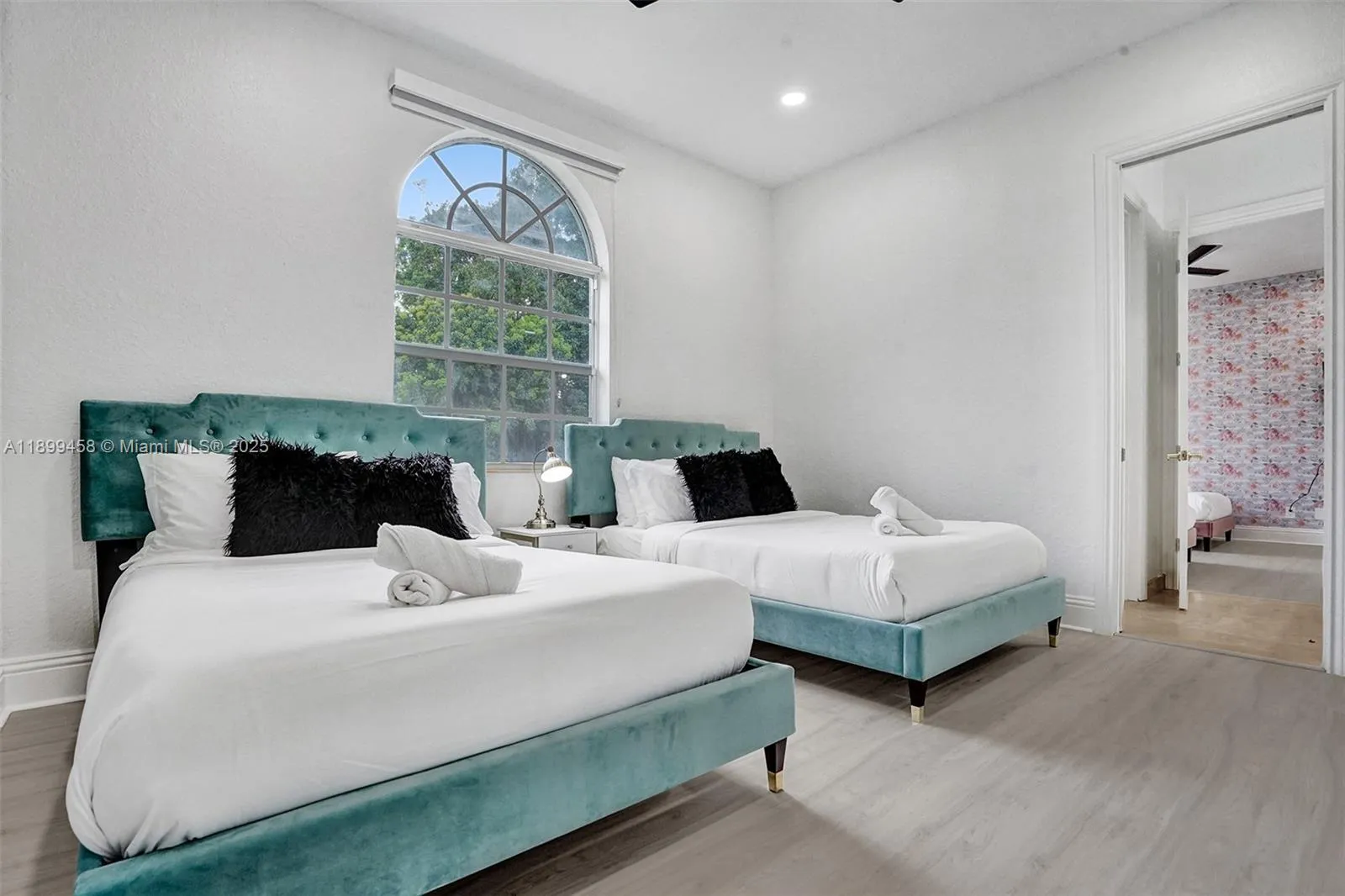 13751 Pine Meadow Ct, Davie, Florida 33325, Davie, Florida 33325, 9 Bedrooms Bedrooms, ,7 BathroomsBathrooms,Residential,For Sale,13751 Pine Meadow Ct, Davie, Florida 33325,A11899458