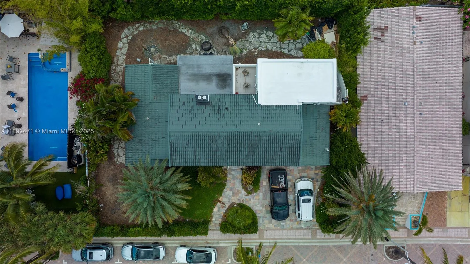 320 Polk St, Hollywood, Florida 33019, Hollywood, Florida 33019, 6 Bedrooms Bedrooms, ,4 BathroomsBathrooms,Residential,For Sale,320 Polk St, Hollywood, Florida 33019,A11899471