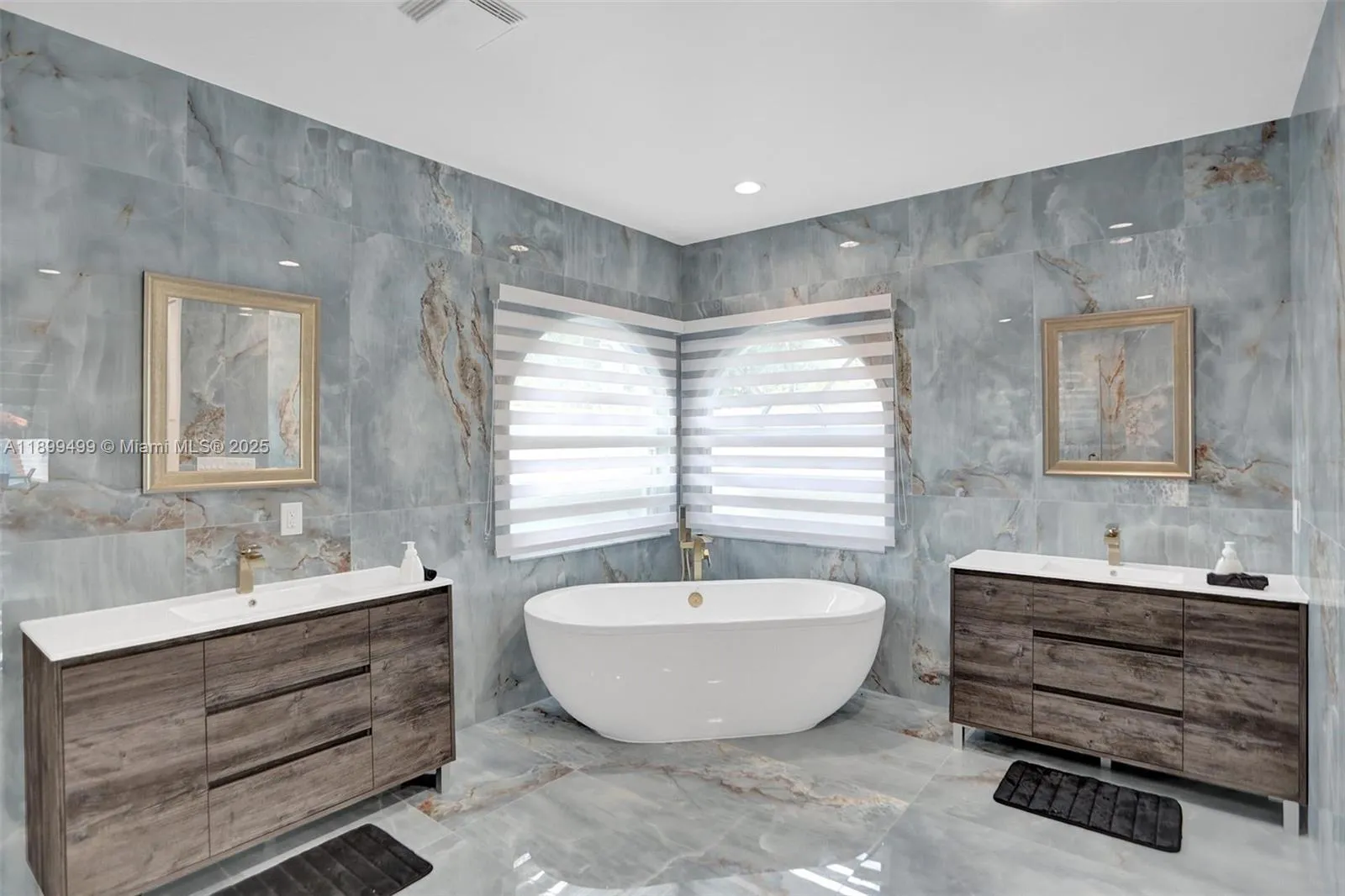 3152 Sw 147th Ave, Davie, Florida 33330, Davie, Florida 33330, 9 Bedrooms Bedrooms, ,5 BathroomsBathrooms,Residential,For Sale,3152 Sw 147th Ave, Davie, Florida 33330,A11899499